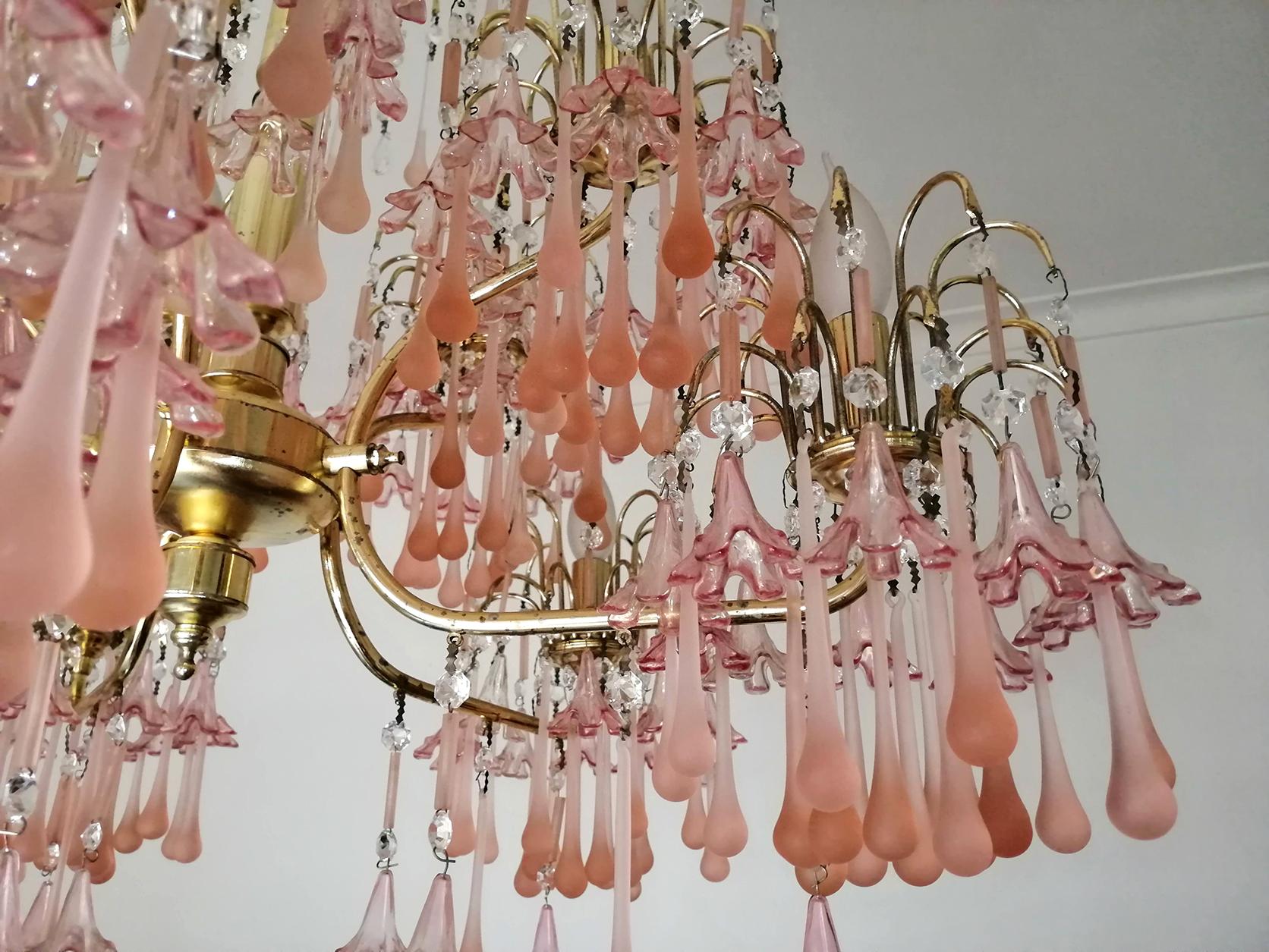 Midcentury Italian Murano Pink Glass Flowers Waterfall Wedding Cake Chandelier For Sale 4