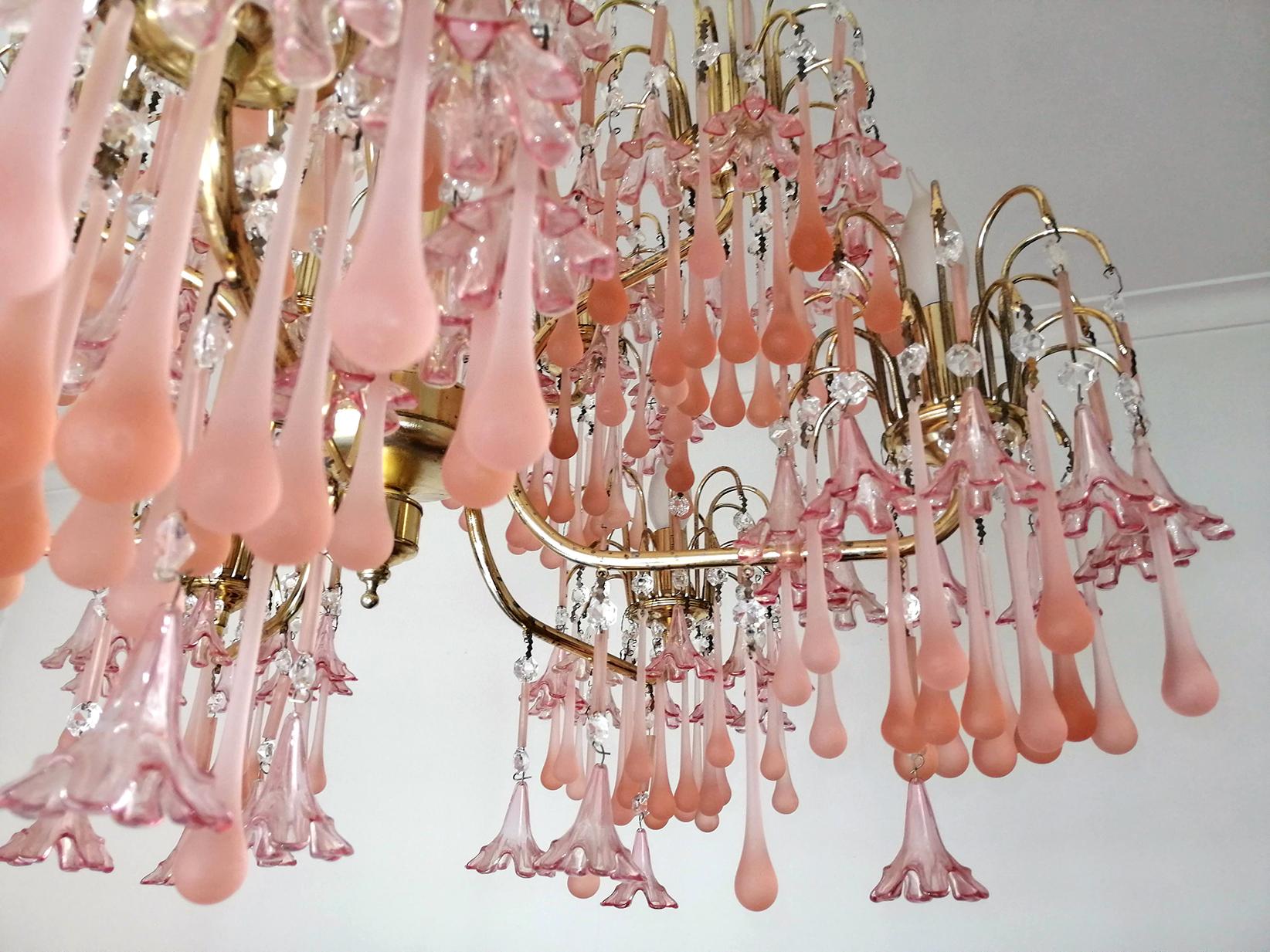 Midcentury Italian Murano Pink Glass Flowers Waterfall Wedding Cake Chandelier For Sale 6