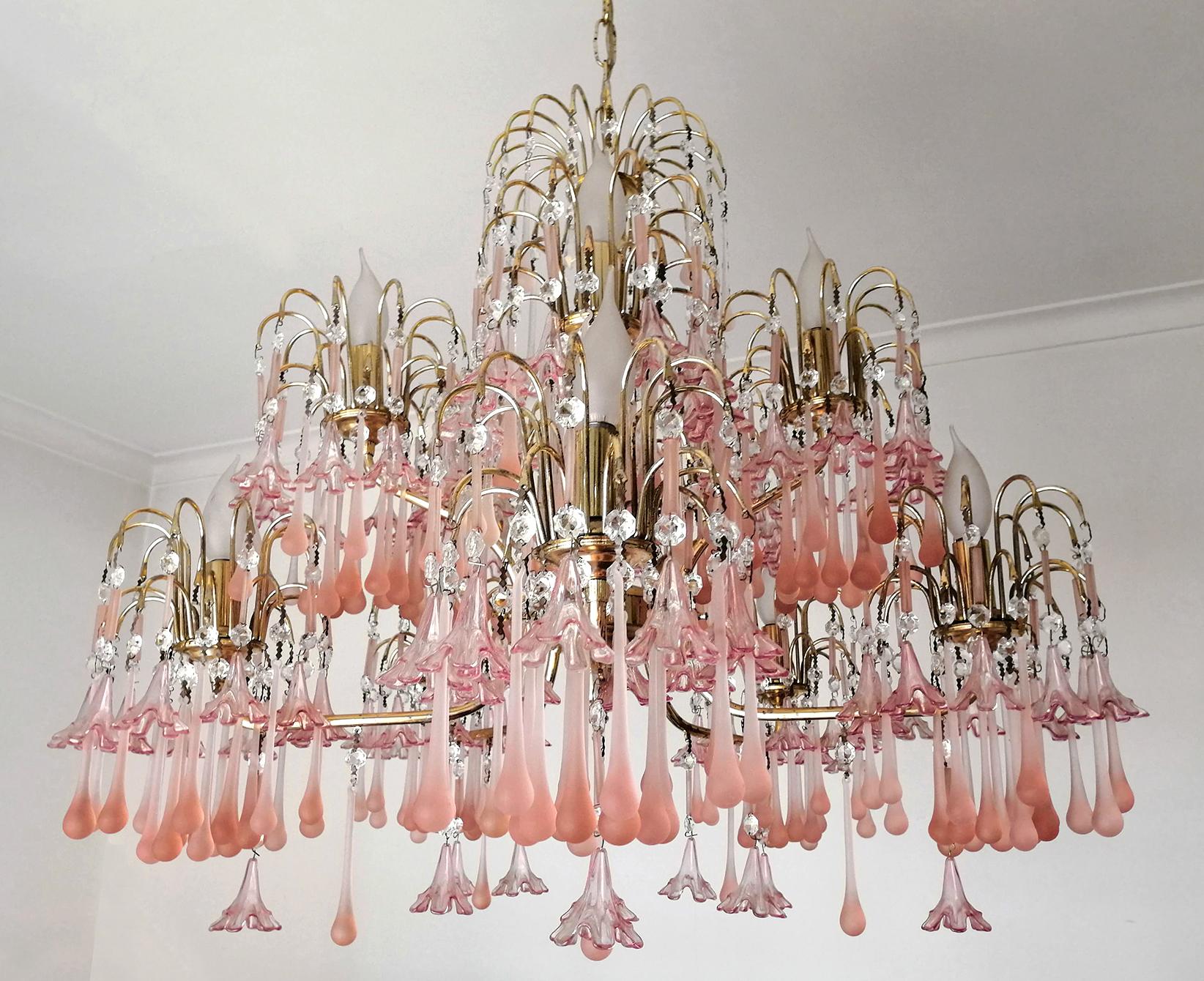 Hollywood Regency Midcentury Italian Murano Pink Glass Flowers Waterfall Wedding Cake Chandelier For Sale