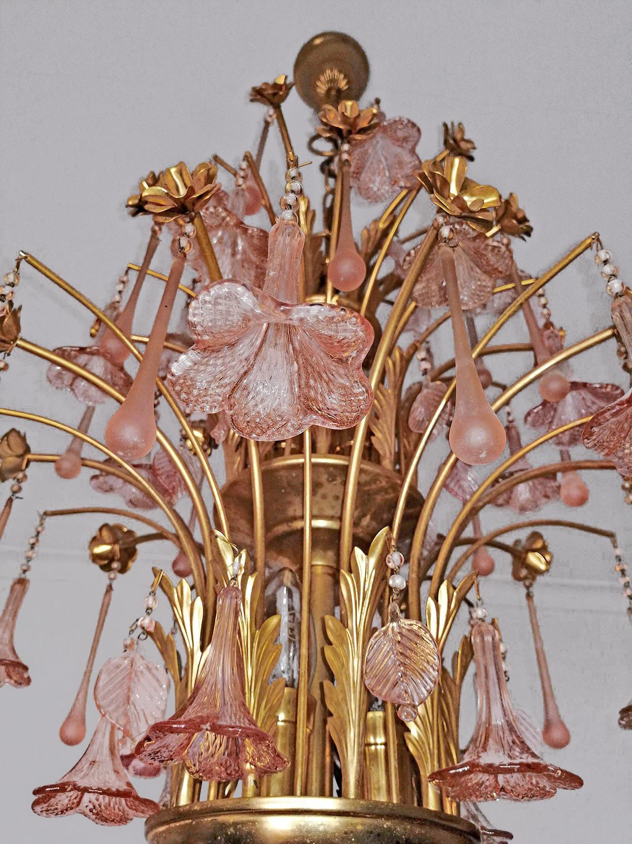 Gilt Midcentury Italian Murano Pink Glass Flowers Waterfall Wedding Cake Chandelier For Sale