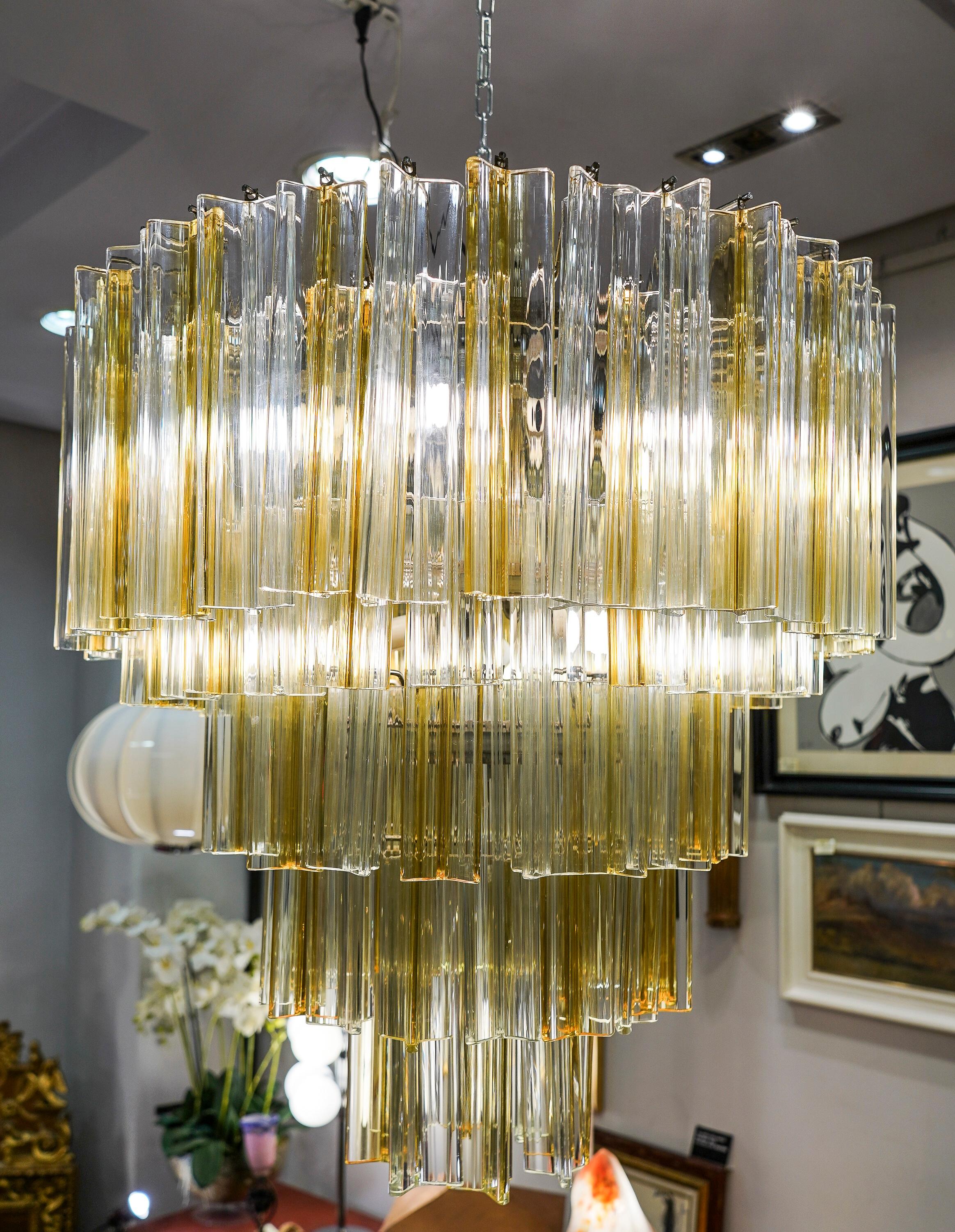 Midcentury Italian Murano Venini White and Yellow Crystal Chandelier, 1970s (Ende des 20. Jahrhunderts)