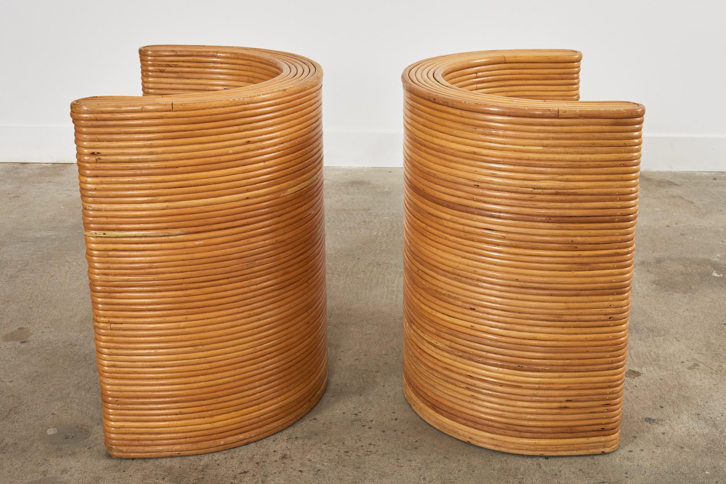 Tavolo da pranzo con piedistallo in rattan organico moderno del Medio Evo in vendita 9