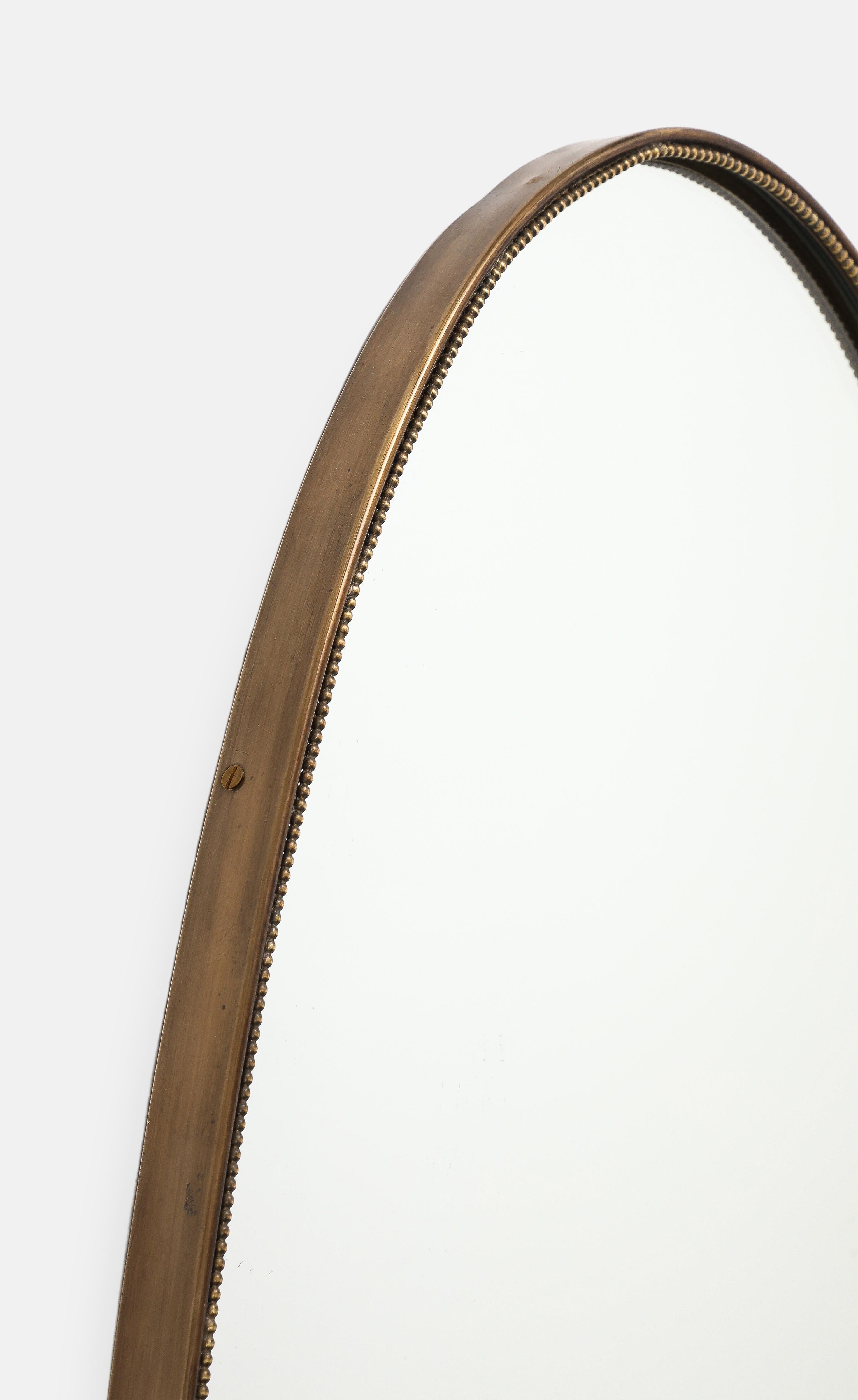 Miroir ovale en laiton perlé, Italie du milieu du siècle, années 1950 en vente 1
