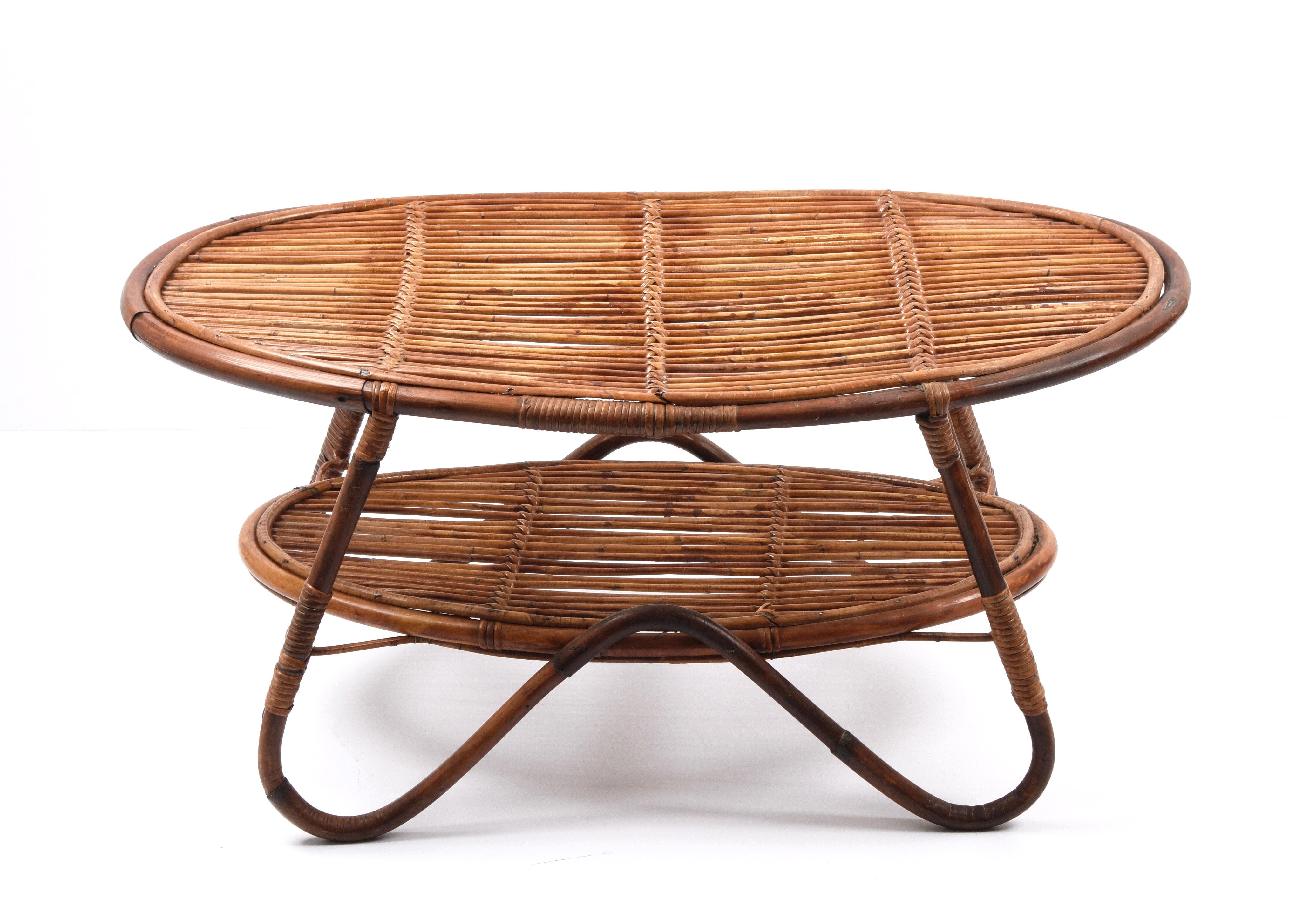 Table basse ovale italienne du milieu du siècle dernier à deux niveaux en rotin et bambou, années 1950 en vente 4