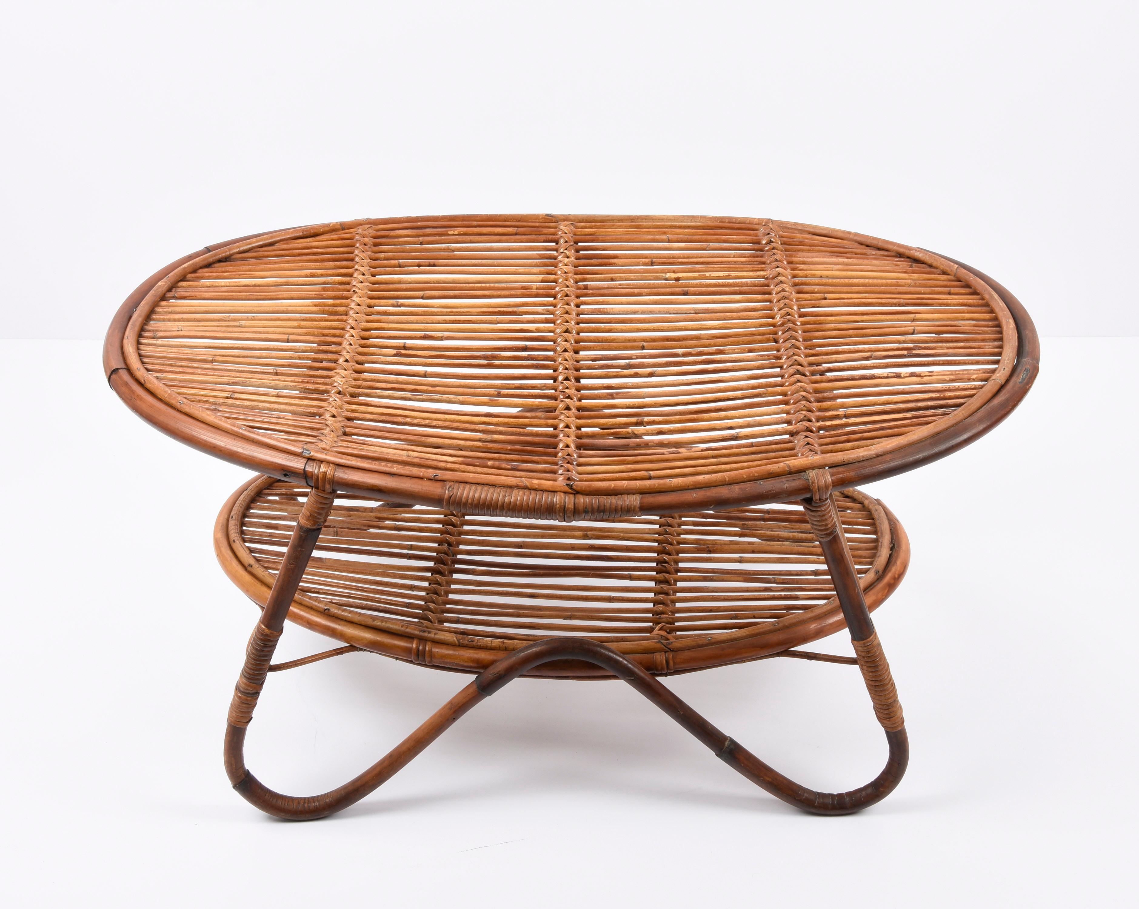 Table basse ovale italienne du milieu du siècle dernier à deux niveaux en rotin et bambou, années 1950 en vente 5