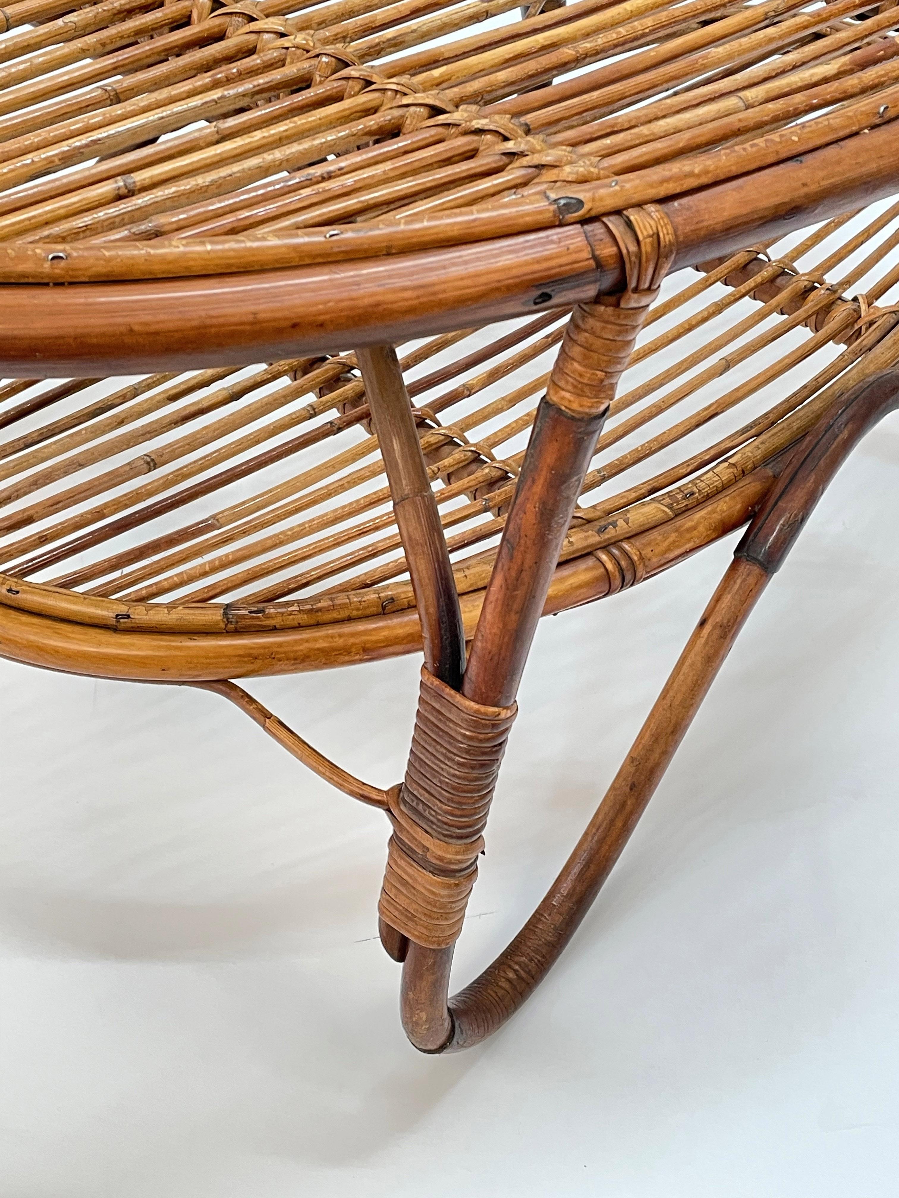 Table basse ovale italienne du milieu du siècle dernier à deux niveaux en rotin et bambou, années 1950 en vente 12