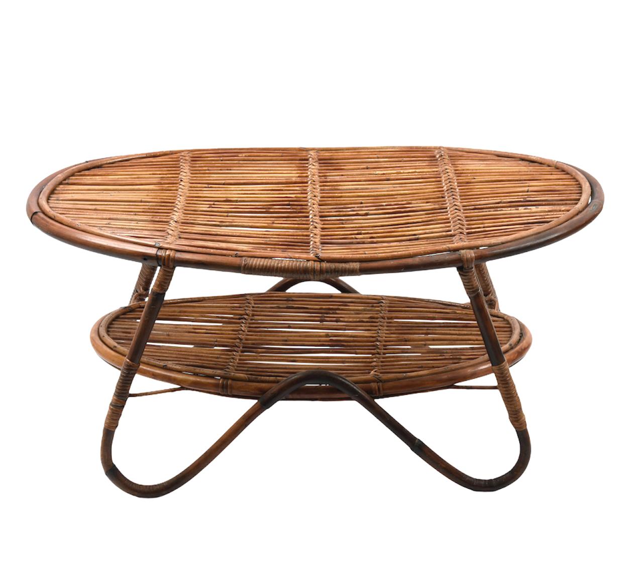 Table basse ovale italienne du milieu du siècle dernier à deux niveaux en rotin et bambou, années 1950 en vente 3