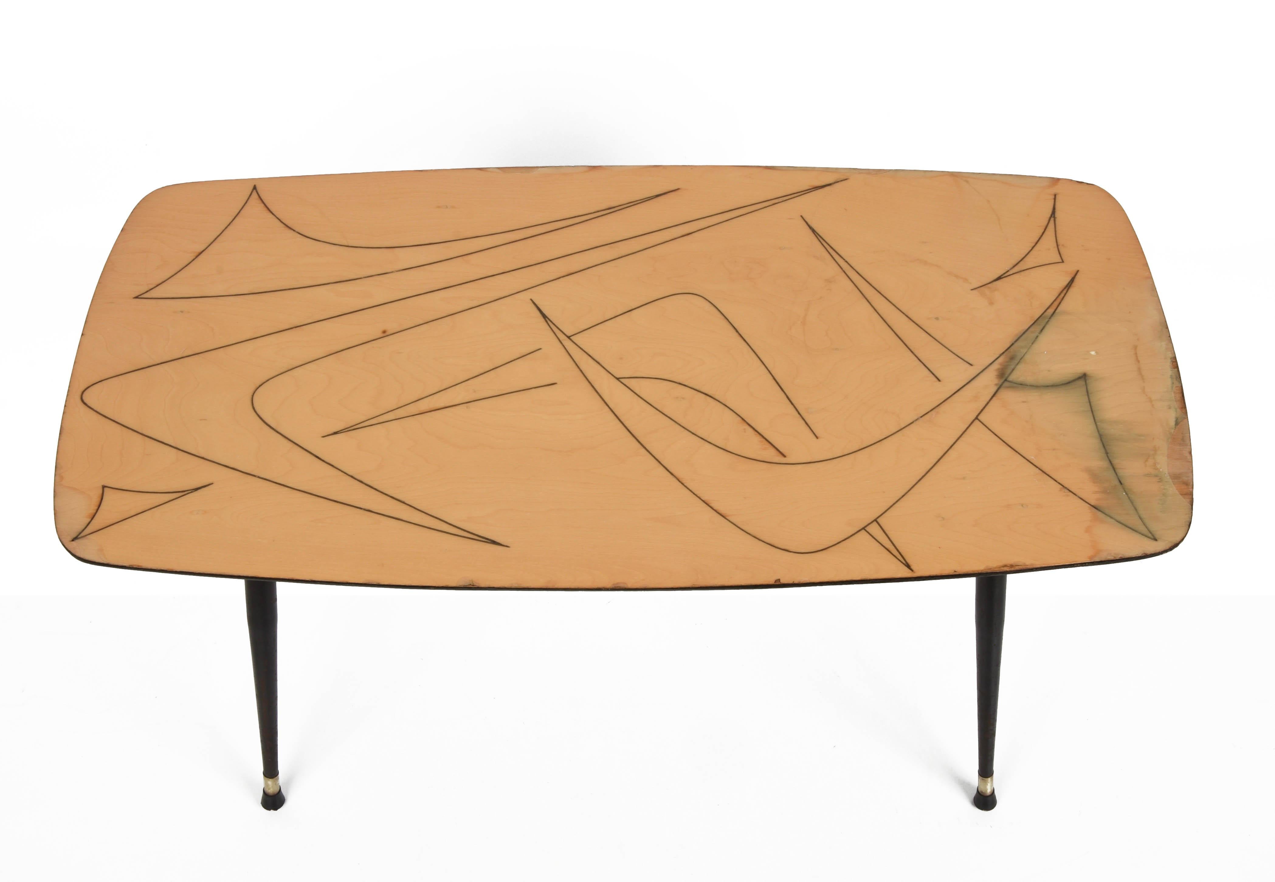 Midcentury Italian Painted Wood, Brass and Black Metal Coffee Table, 1950s For Sale 7