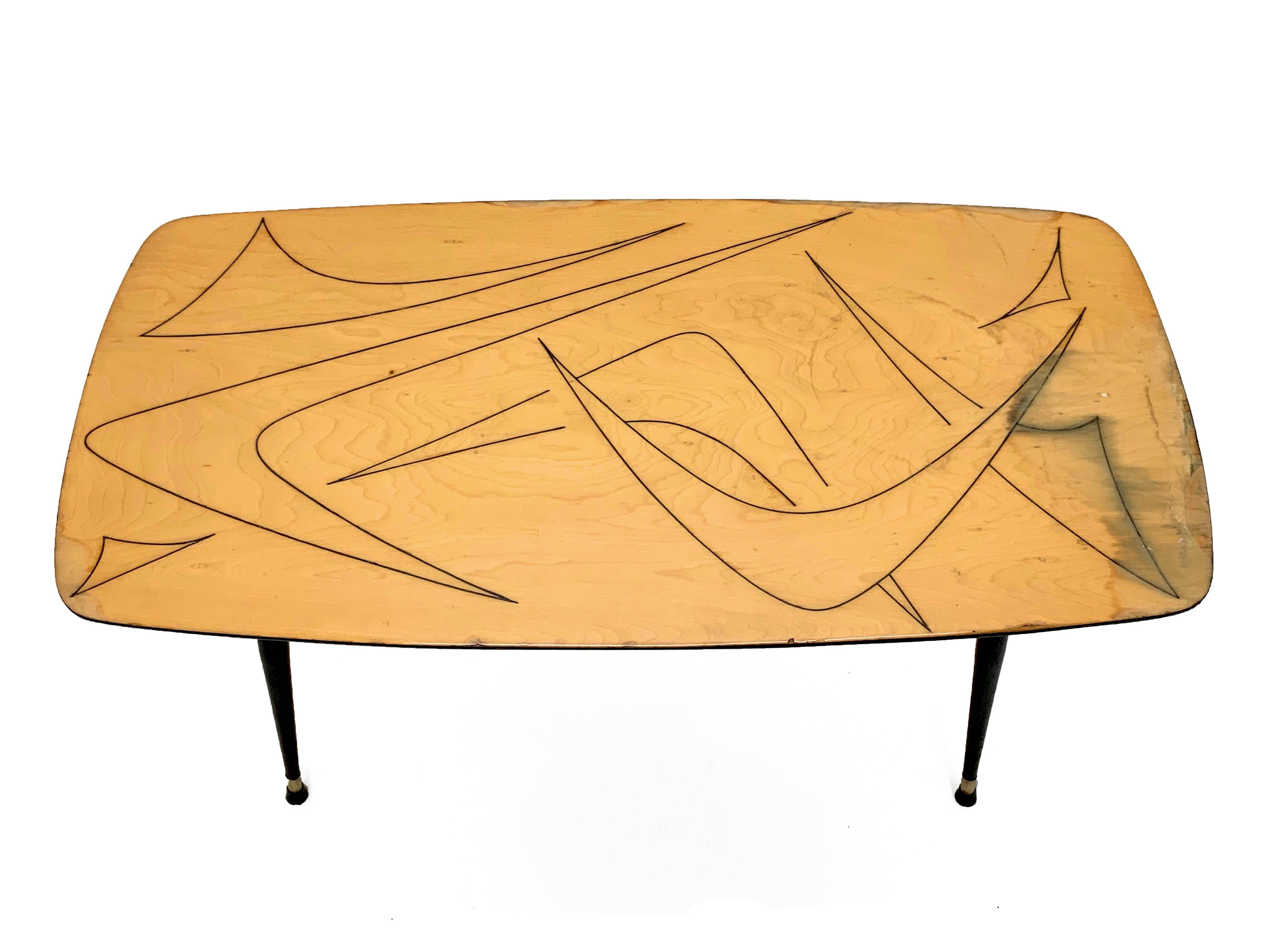Midcentury Italian Painted Wood, Brass and Black Metal Coffee Table, 1950s For Sale 3