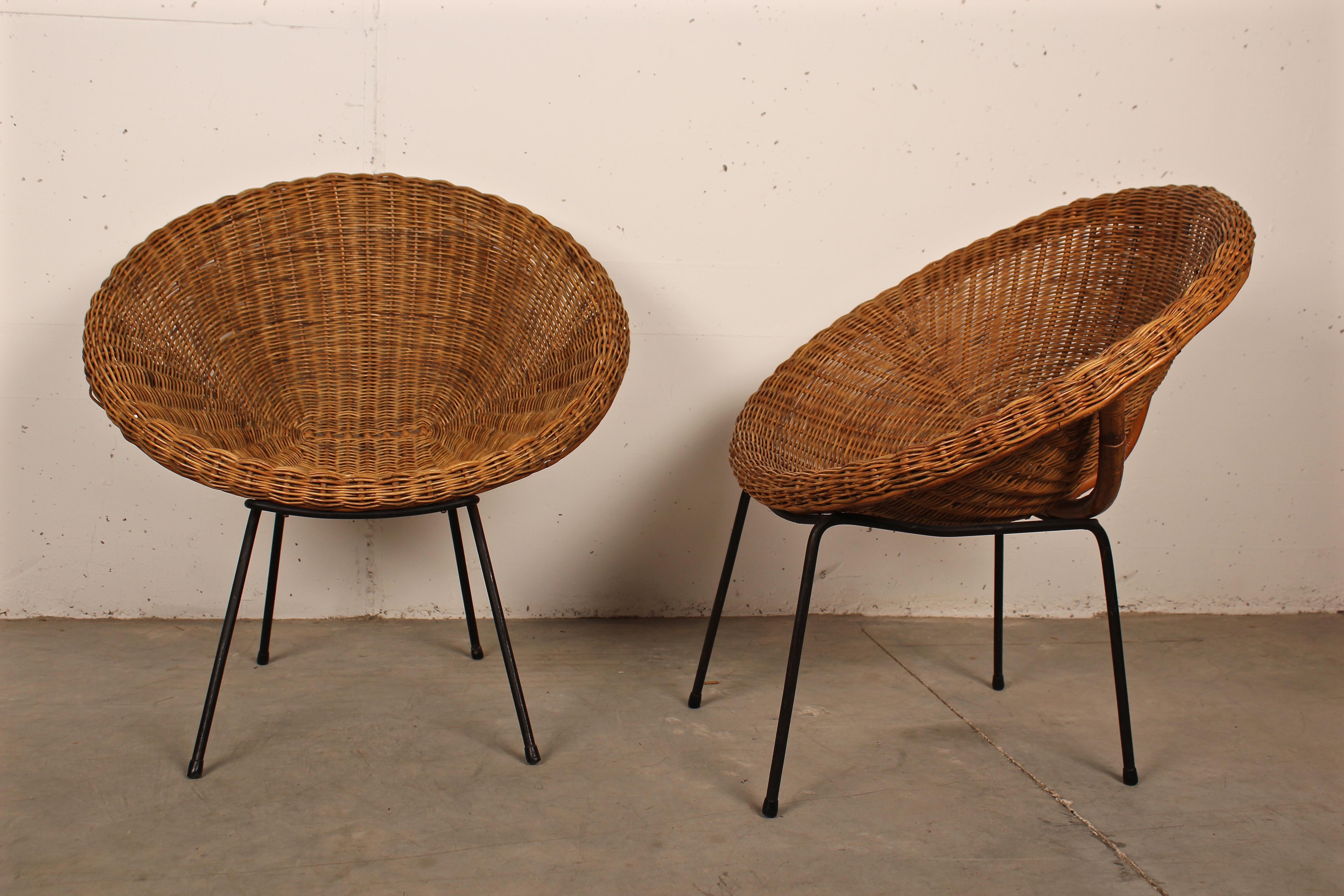 Mid-Century Modern Midcentury Italian Pair of Circle Shaped Woven Wicker Rattan Armchairs