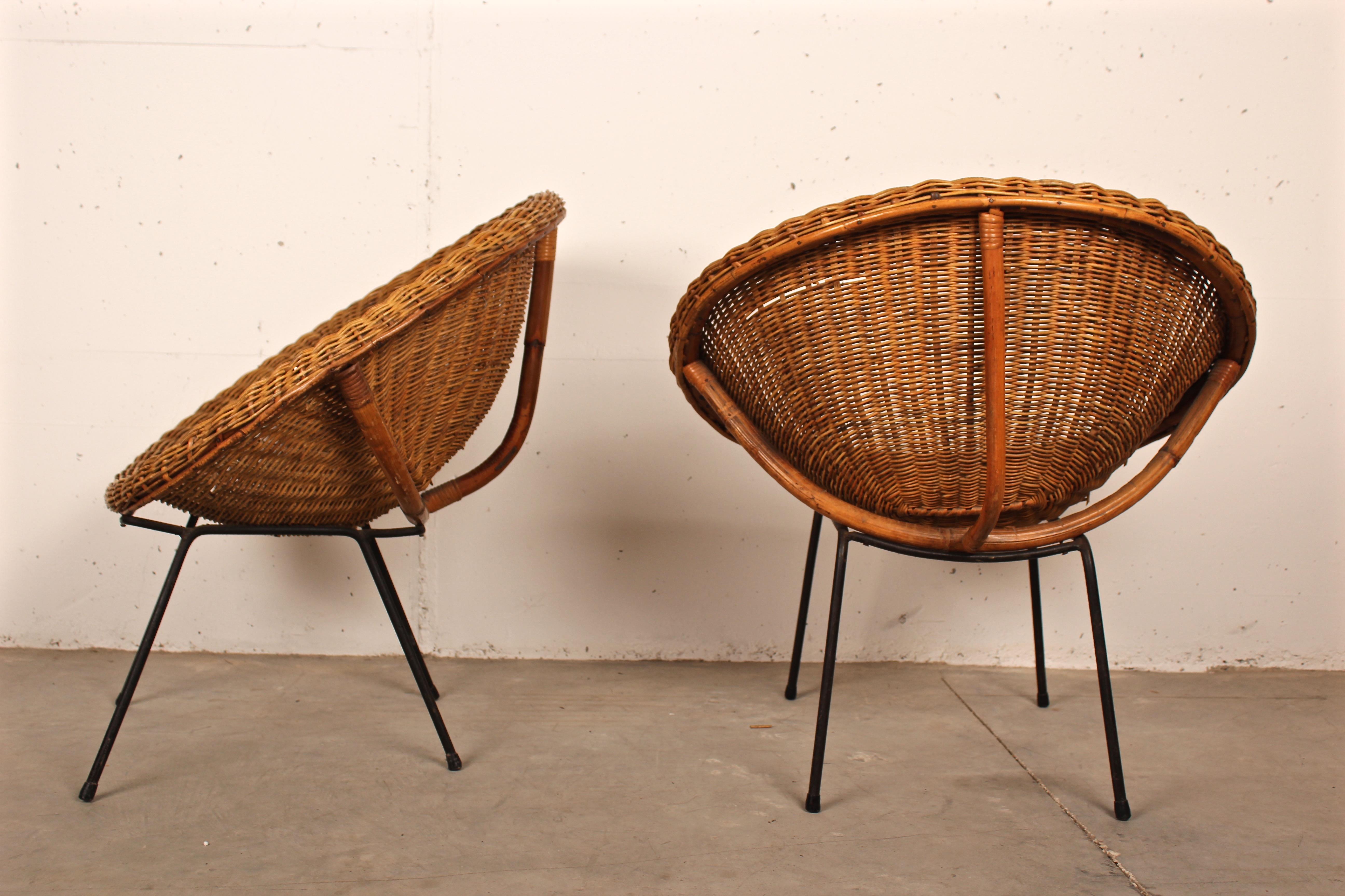 Lacquered Midcentury Italian Pair of Circle Shaped Woven Wicker Rattan Armchairs