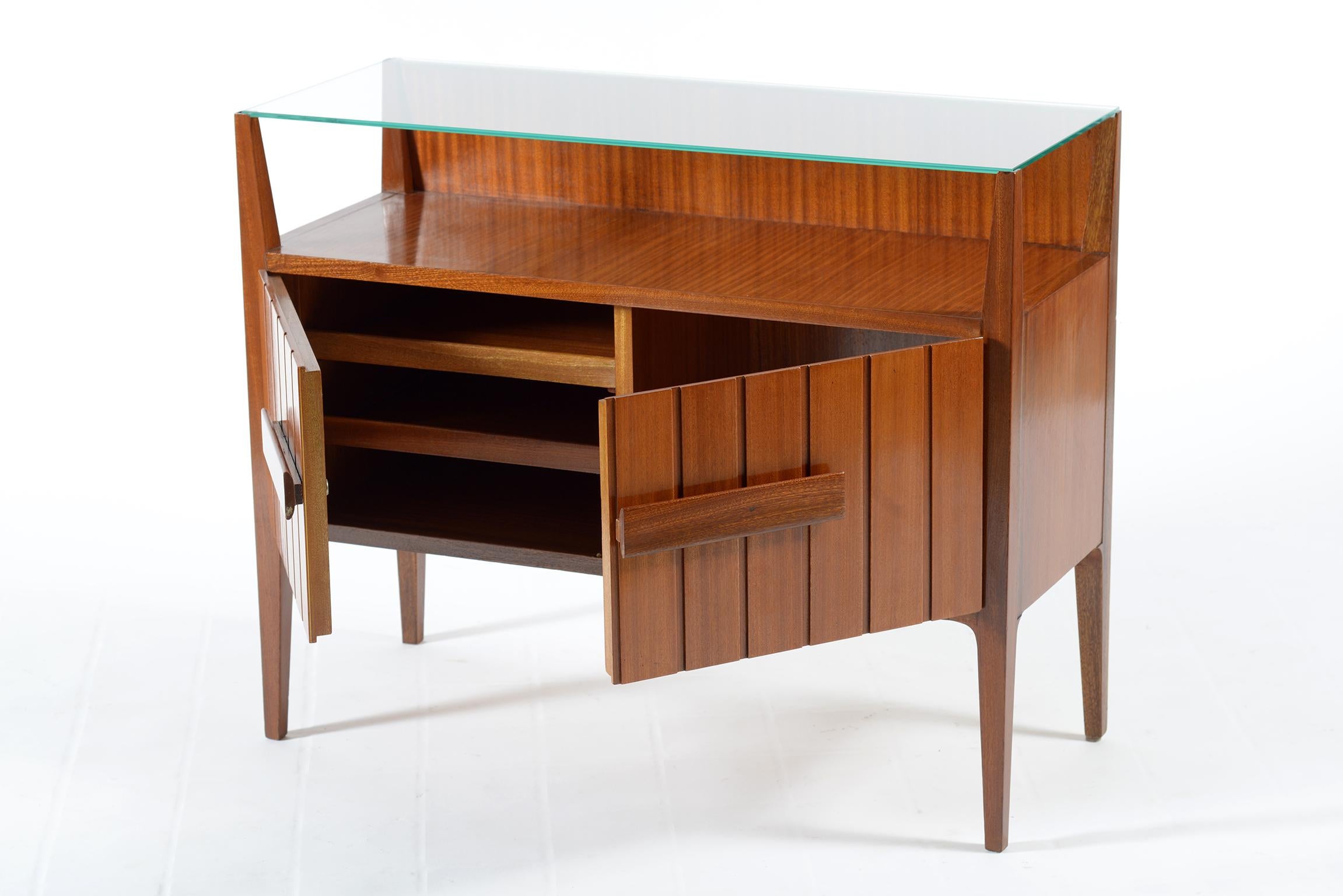 Midcentury Italian Pair of Nightstands or Side Tables with Glass Top, 1950 5