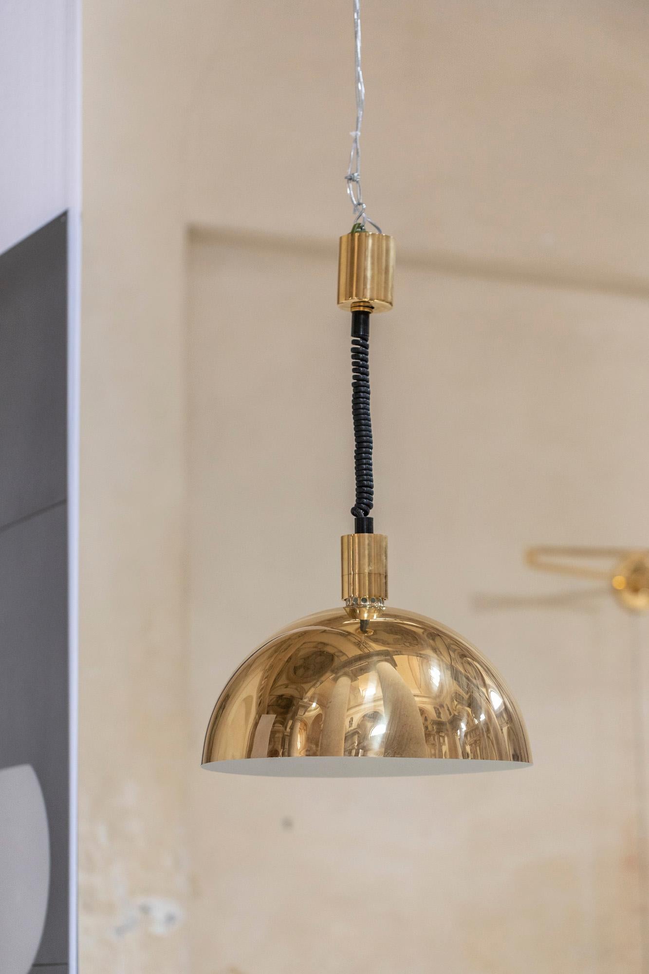 Mid-Century moderno Lampada a sospensione italiana del Medioevo di Franco Albini per Sirrah, 1968 in vendita
