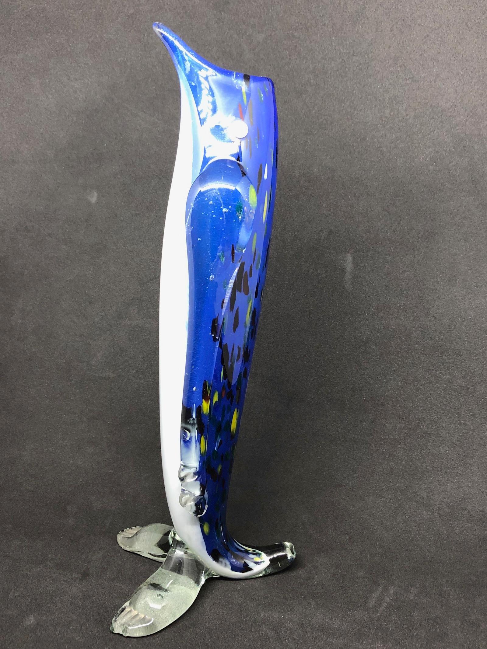 Beautiful Murano hand blown blue, clear, white and yellow Italian art glass single-flower vase looks like a Penguin. Created by a Murano Artist. A beautiful piece of art glass for any room.