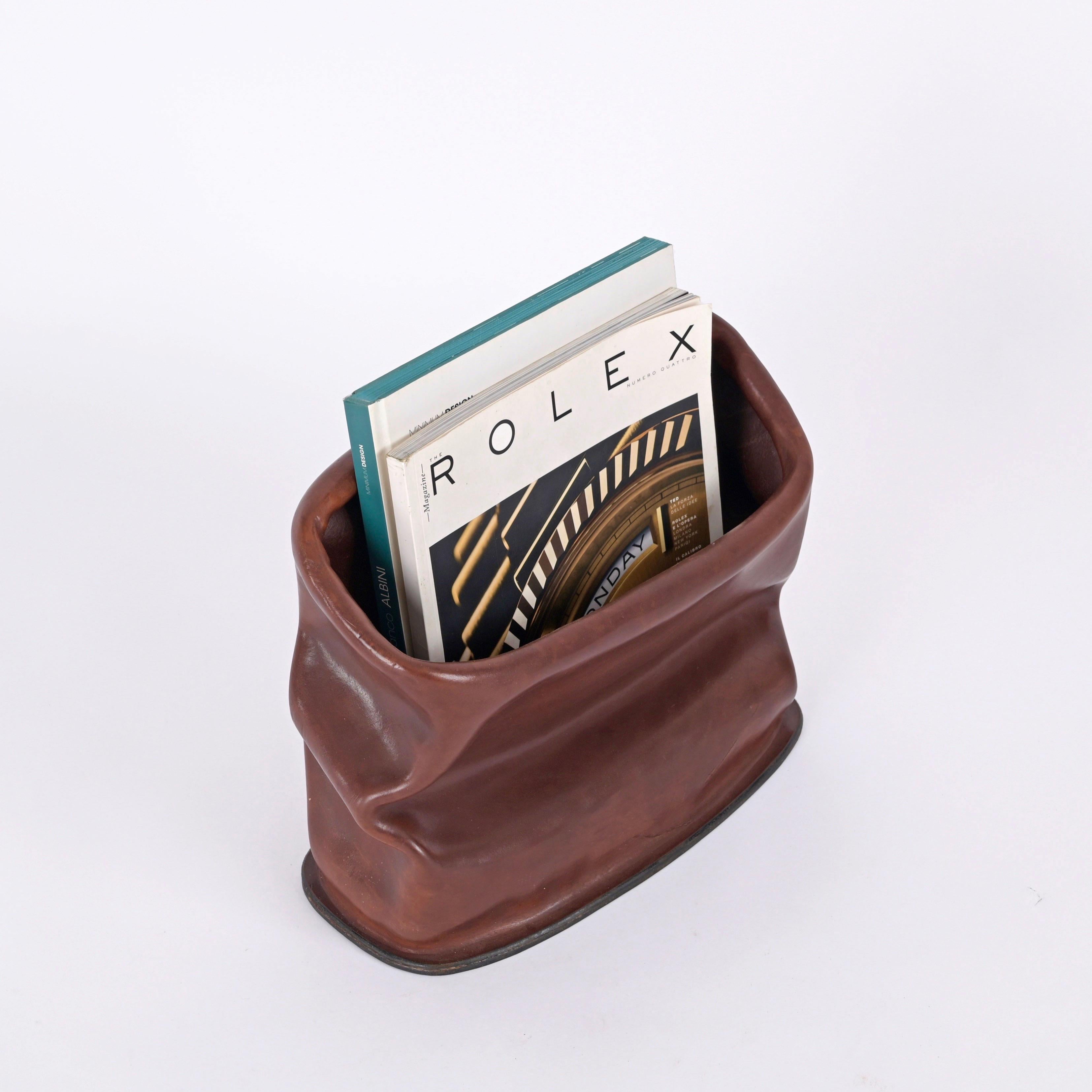 Midcentury Italian Pleated Leather Magazine Rack by Nova Tecno, Italy 1970s 7