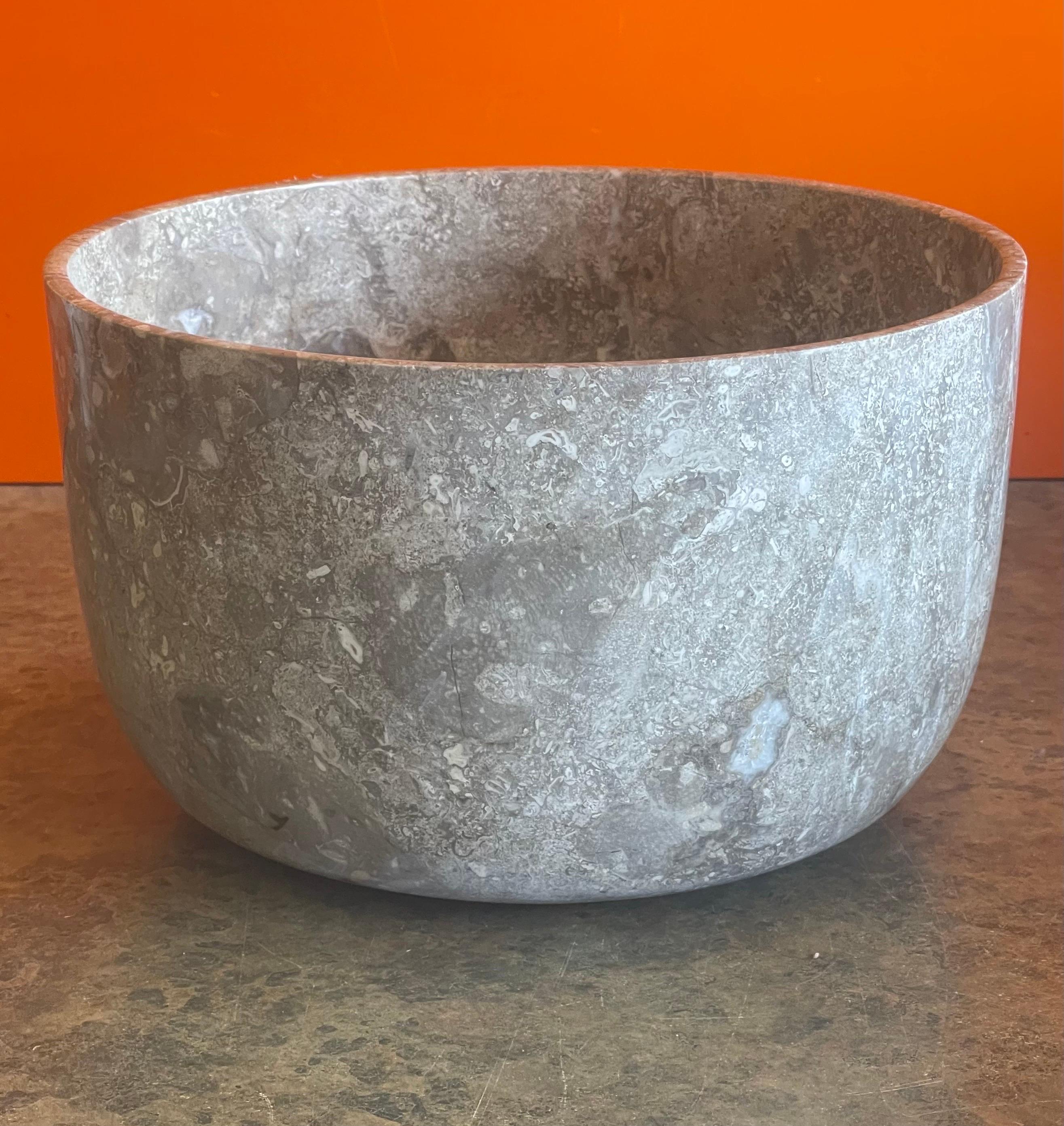 Mid-Century Italian Polished Marble Fruit Bowl / Centerpiece For Sale 5