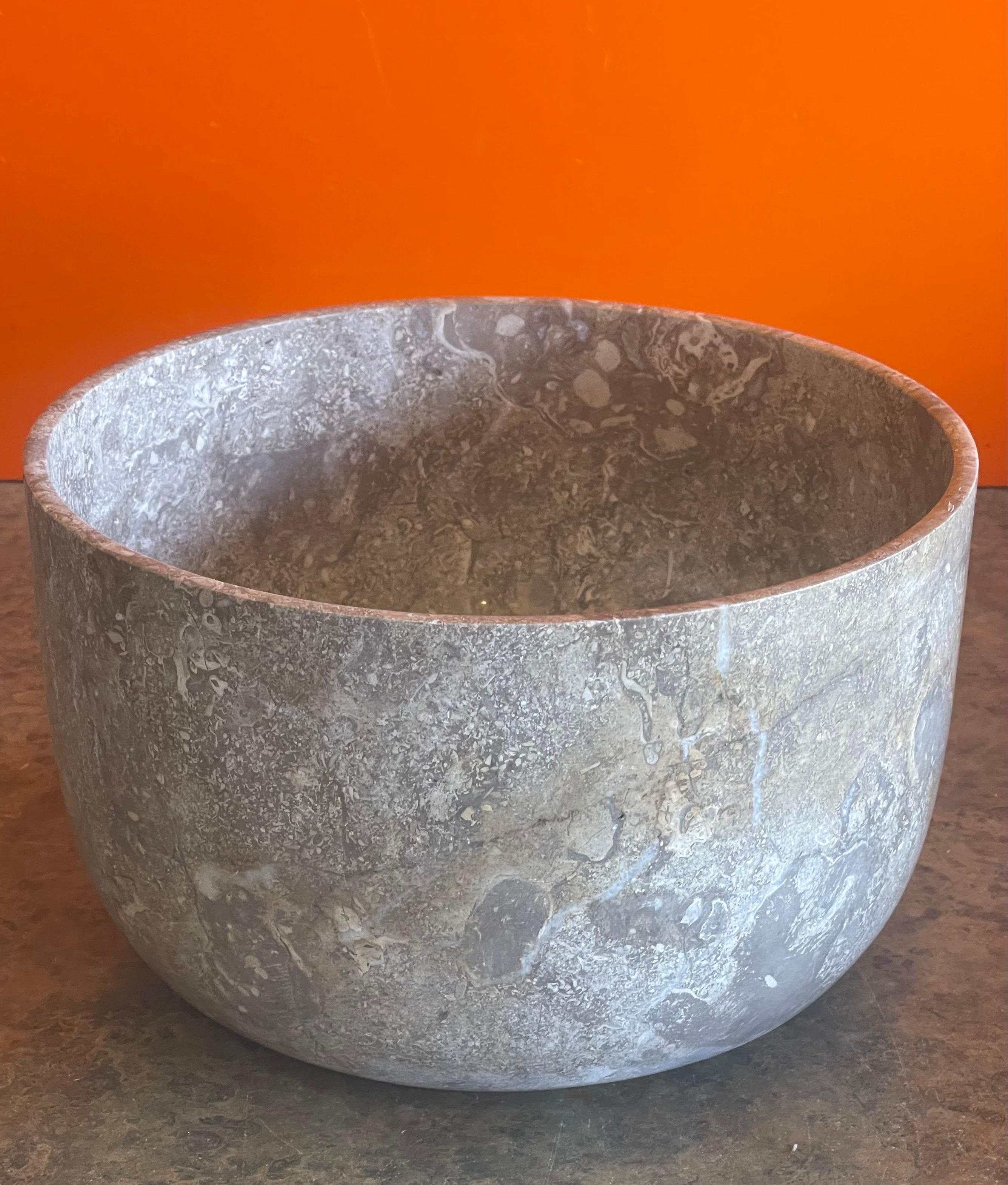 Mid-Century Italian Polished Marble Fruit Bowl / Centerpiece For Sale 3