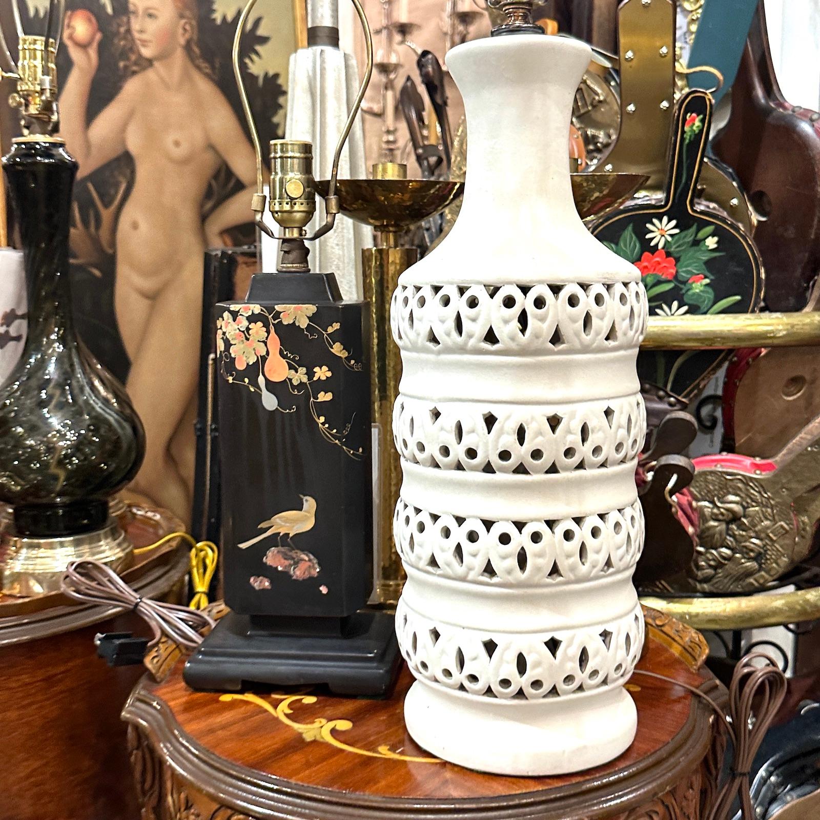 Midcentury Italian Porcelain Lamp  For Sale 1