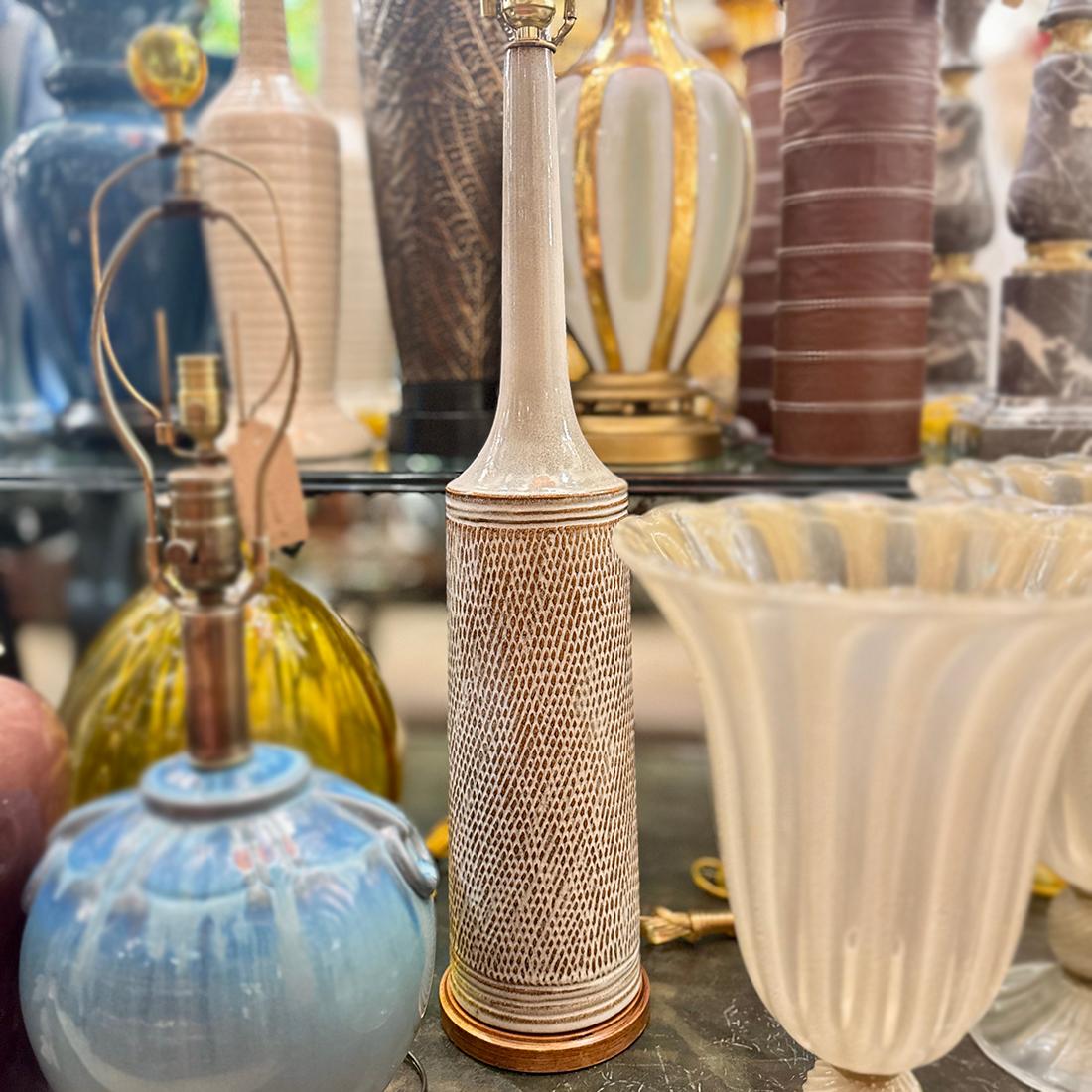 Lampe en porcelaine italienne du milieu du siècle en vente 1