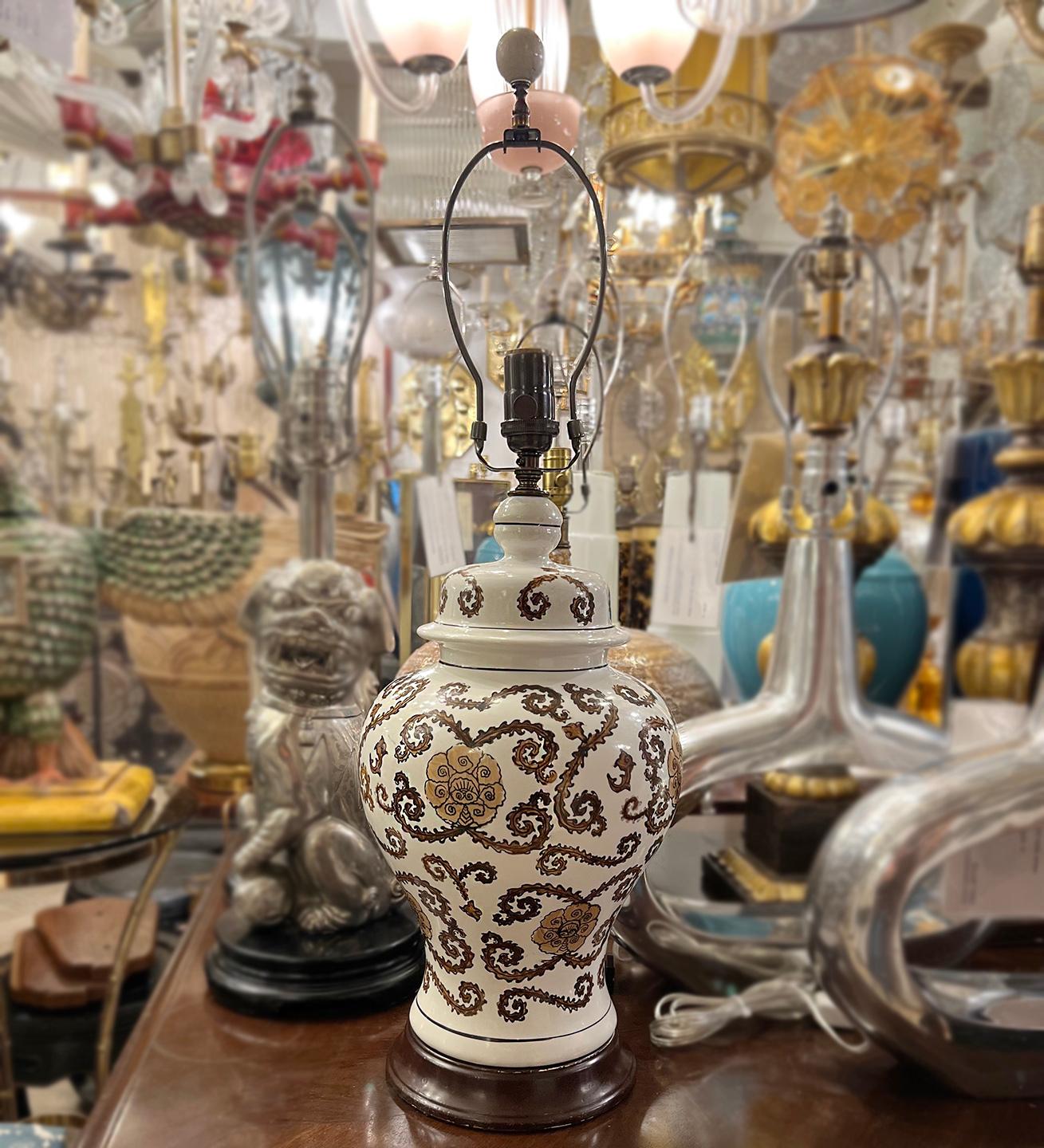Lámpara de porcelana italiana de mediados de siglo en venta 2