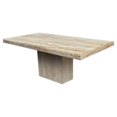 Mesa de comedor rectangular italiana postmoderna de mármol travertino de mediados de siglo 