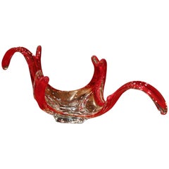 Midcentury Italian Pulled Feathered Two-Tone Red Murano Glass Center Vase