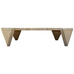 Mesa de Cocktail de Mármol Travertino Cuadrada Escultórica Moderna Italiana de Mediados de Siglo