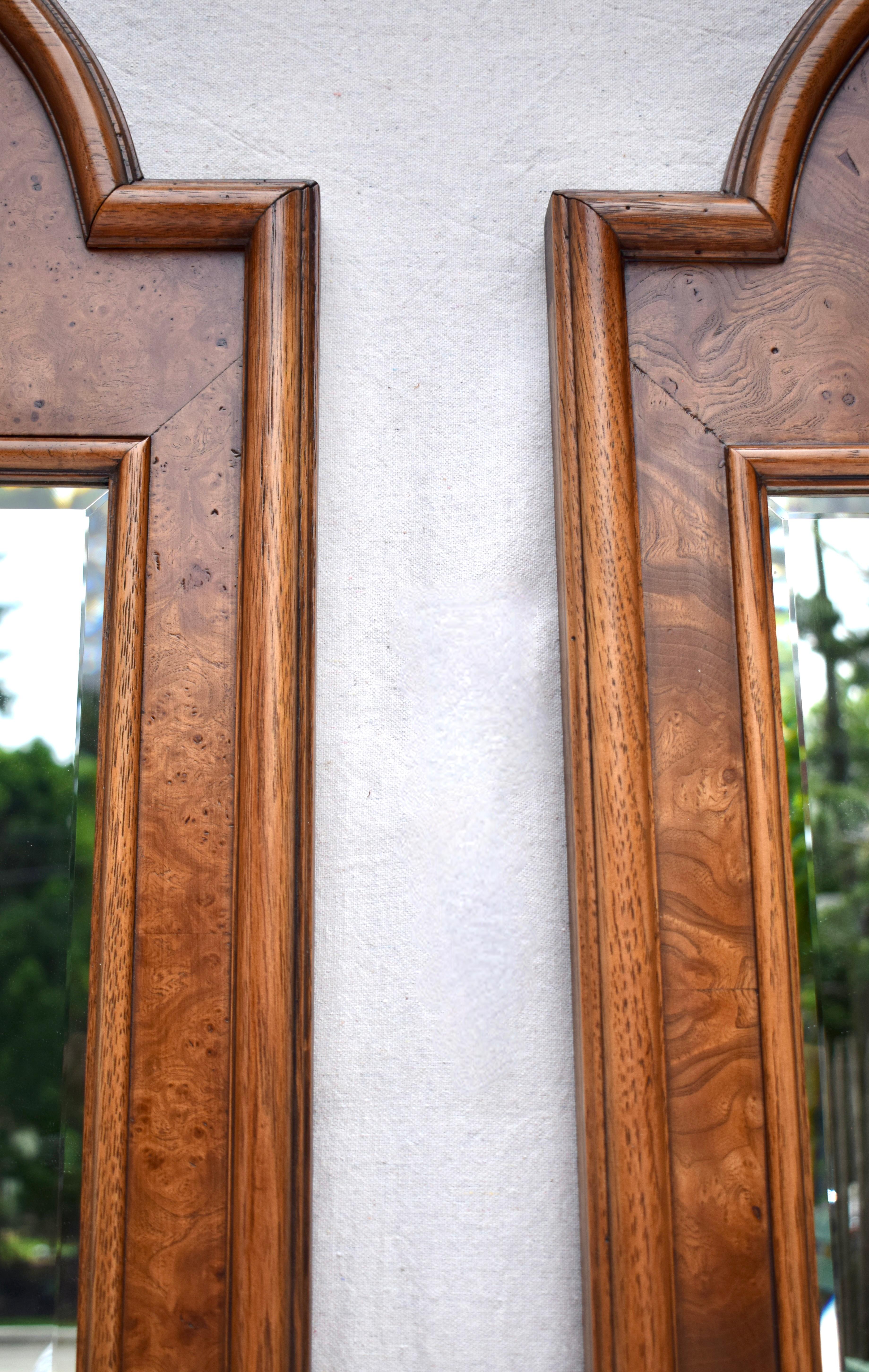 Midcentury Italienisch Serliana Palladian Style Burl-Holz abgeschrägte Wandspiegel im Angebot 3