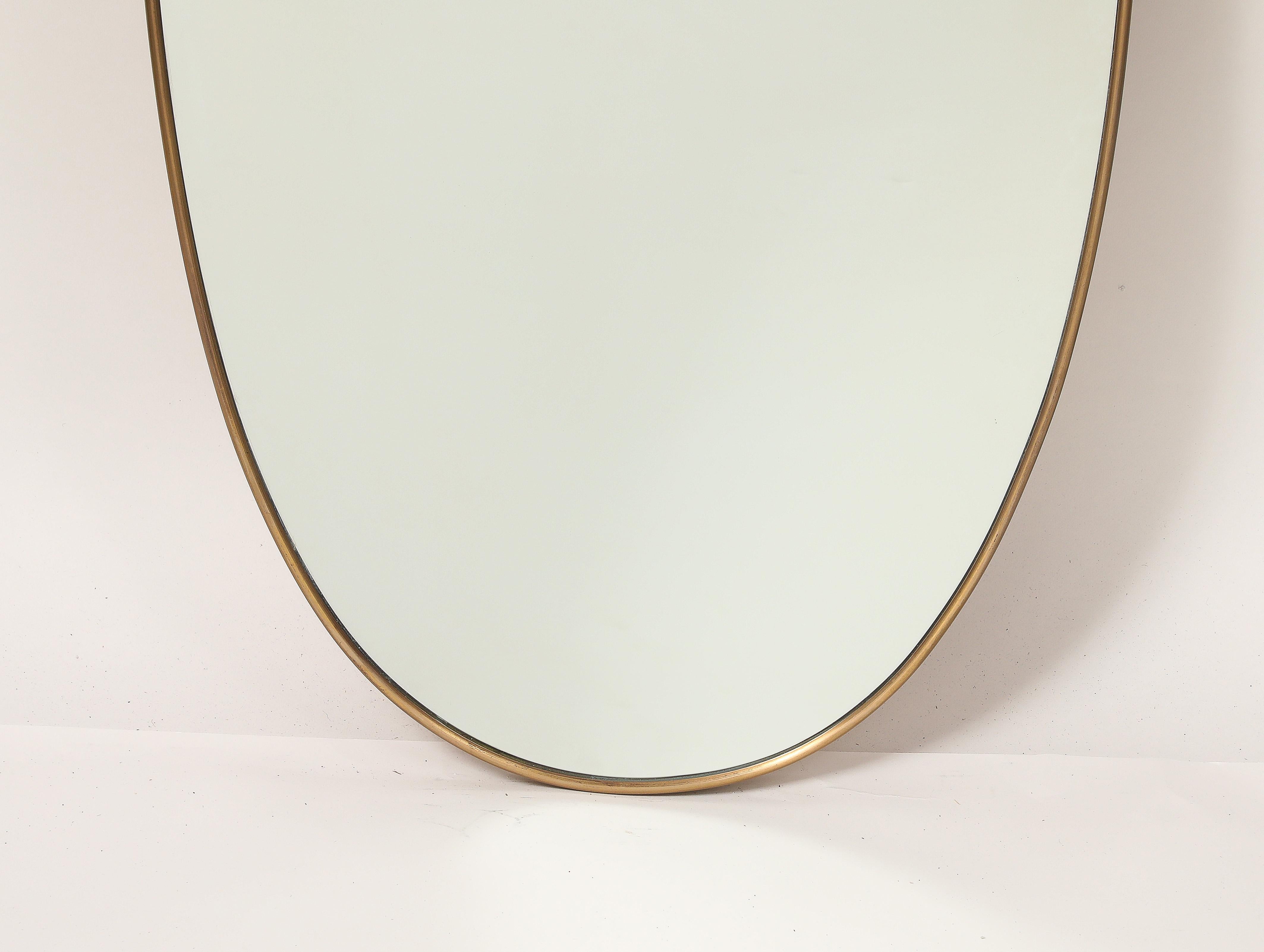 Miroir mural en laiton en forme de bouclier, Italie du milieu du siècle, années 1950 en vente 4