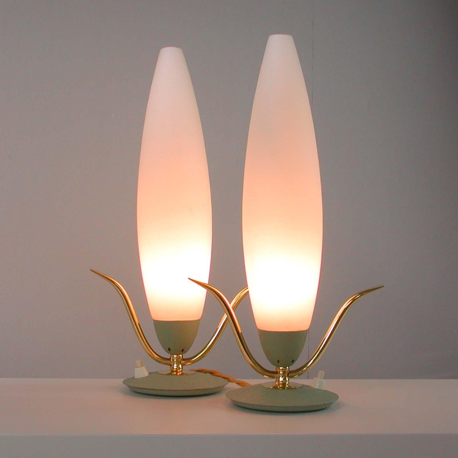 Midcentury Italian Sputnik Mint and Satinated Glass Table Lamps, 1950s, Set of 2 For Sale 6