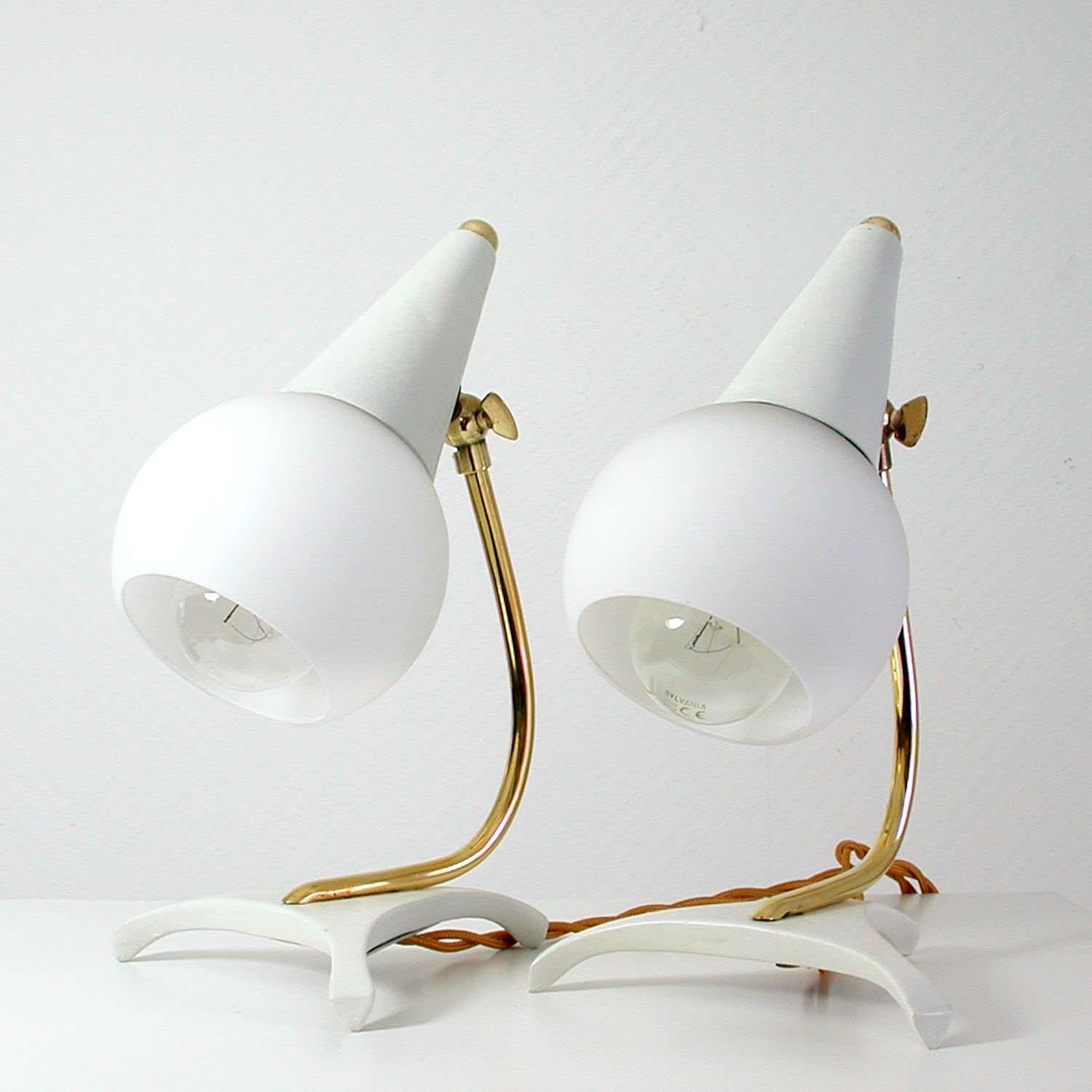 Mid-Century Modern Midcentury Italian Sputnik Style Tripod White Table Lamps, 1950s