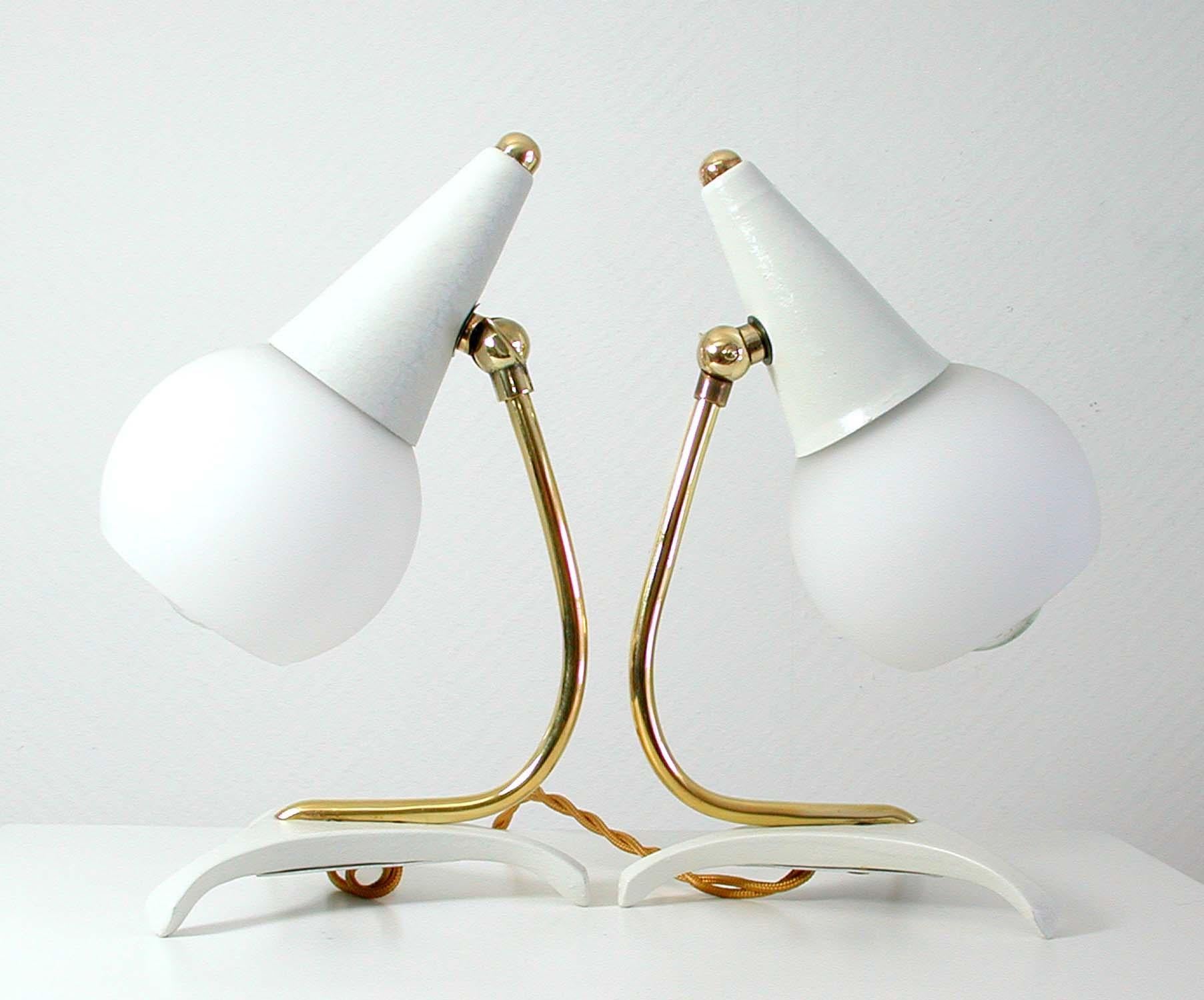 Mid-20th Century Midcentury Italian Sputnik Style Tripod White Table Lamps, 1950s