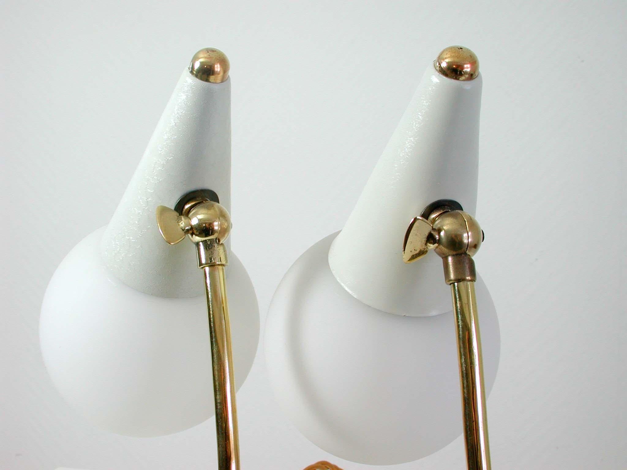 Metal Midcentury Italian Sputnik Style Tripod White Table Lamps, 1950s