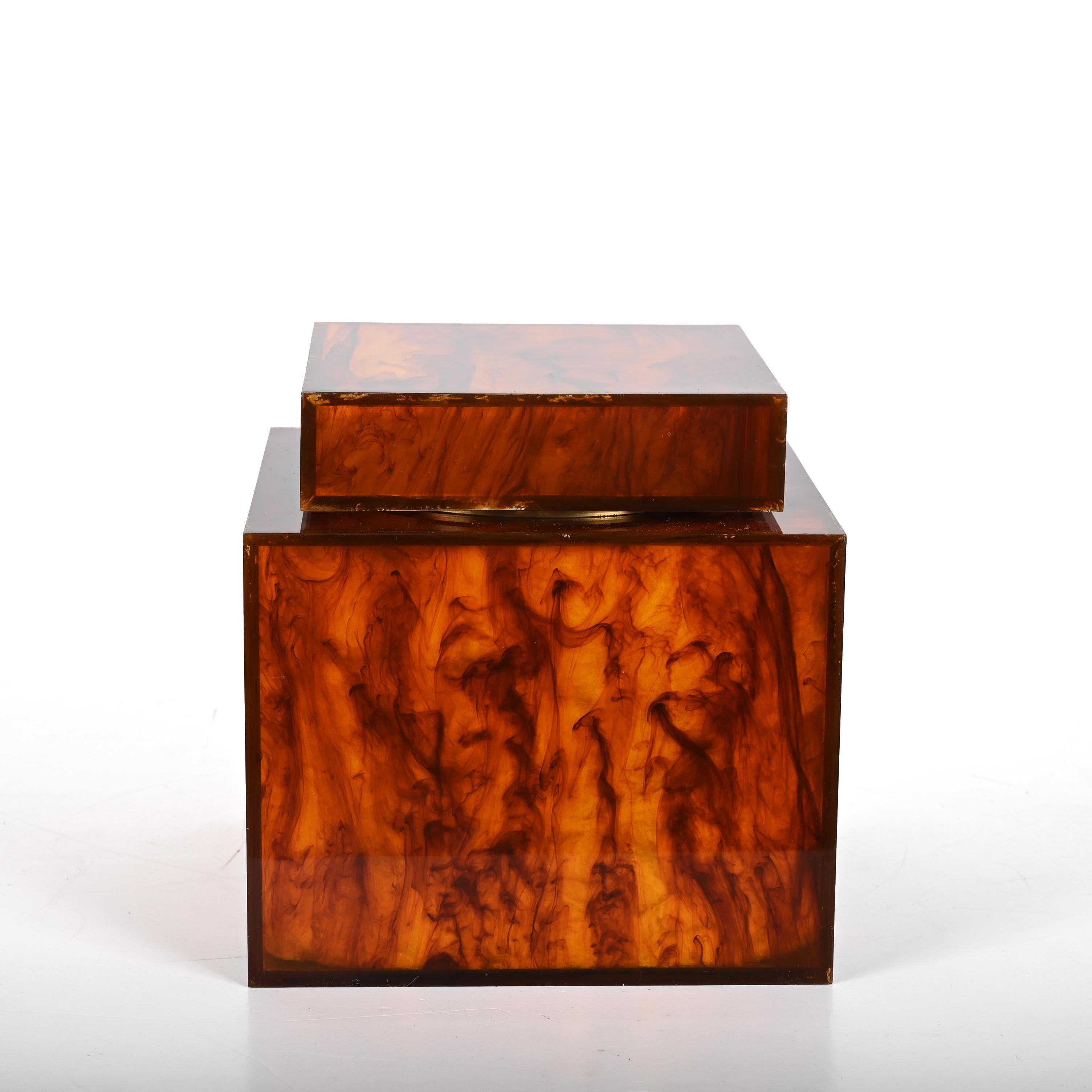 Midcentury Italian Square Lucite Ice Bucket with Tortoise Shell Effect, 1970s For Sale 4