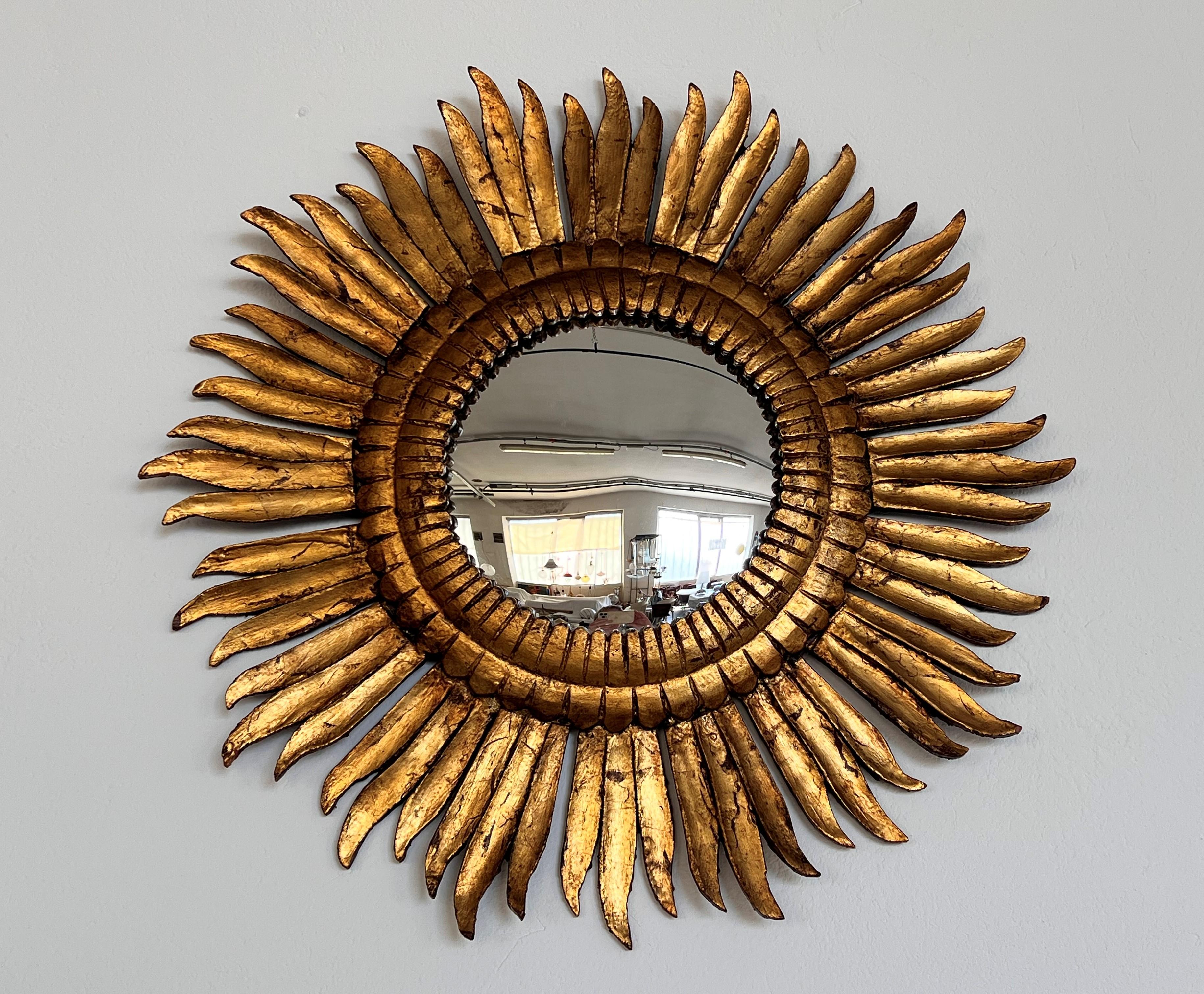 Midcentury Italian Sunburst Giltwood Mirror with Concave Mirror Glass For Sale 9