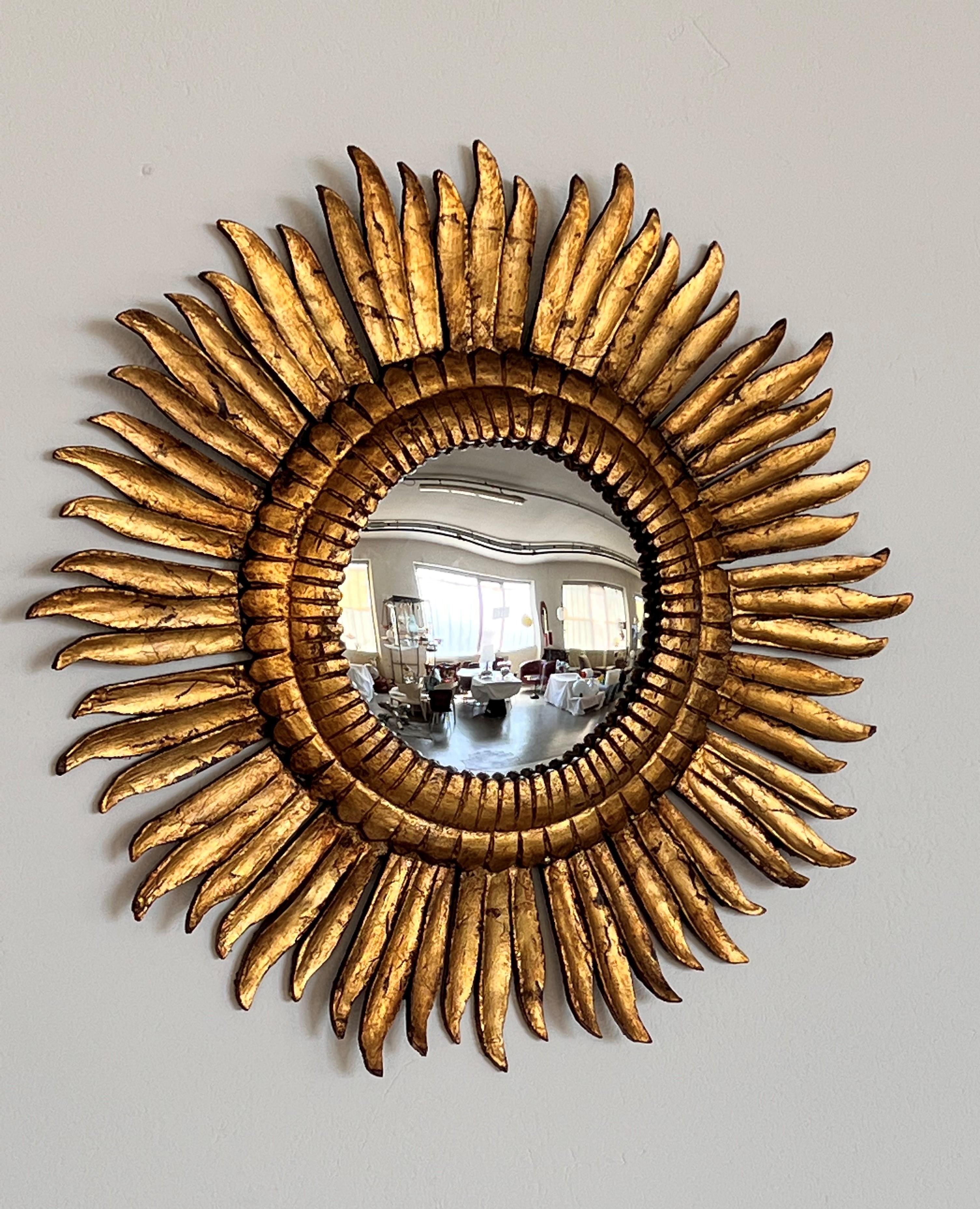 20th Century Midcentury Italian Sunburst Giltwood Mirror with Concave Mirror Glass For Sale