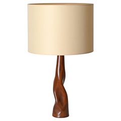 Lampada da tavolo scultorea italiana del Medioevo in pelle marrone curvata, Italia anni '70