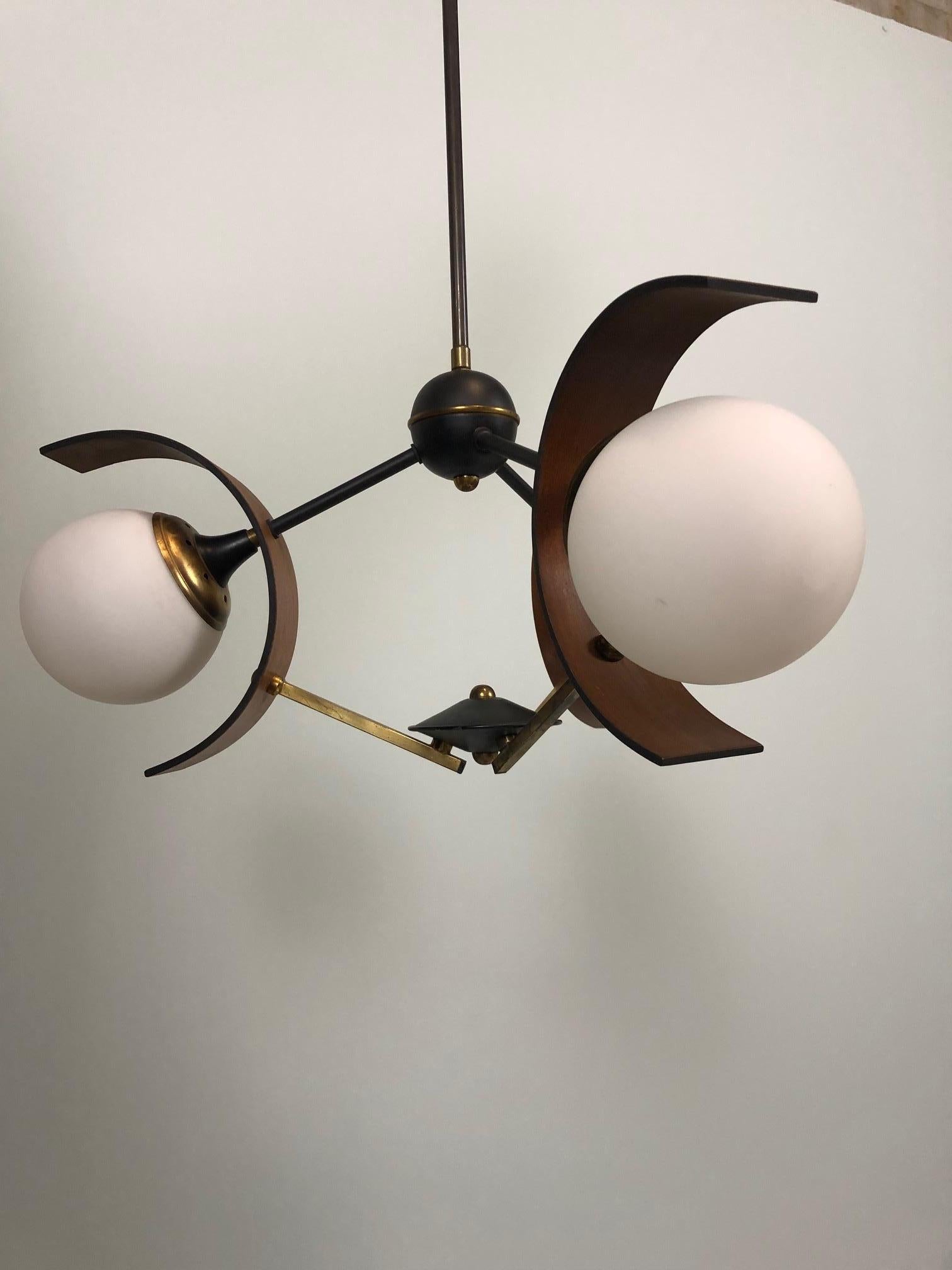 Midcentury Italian Teak and Glass Chandelier, 1960s In Good Condition For Sale In Berne, CH