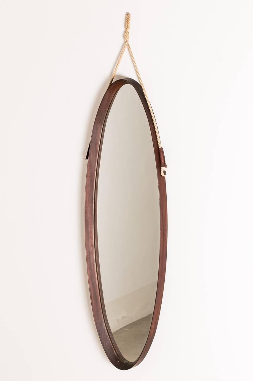 Miroir ovale italien en teck du milieu du siècle dernier, 1950 en vente 2