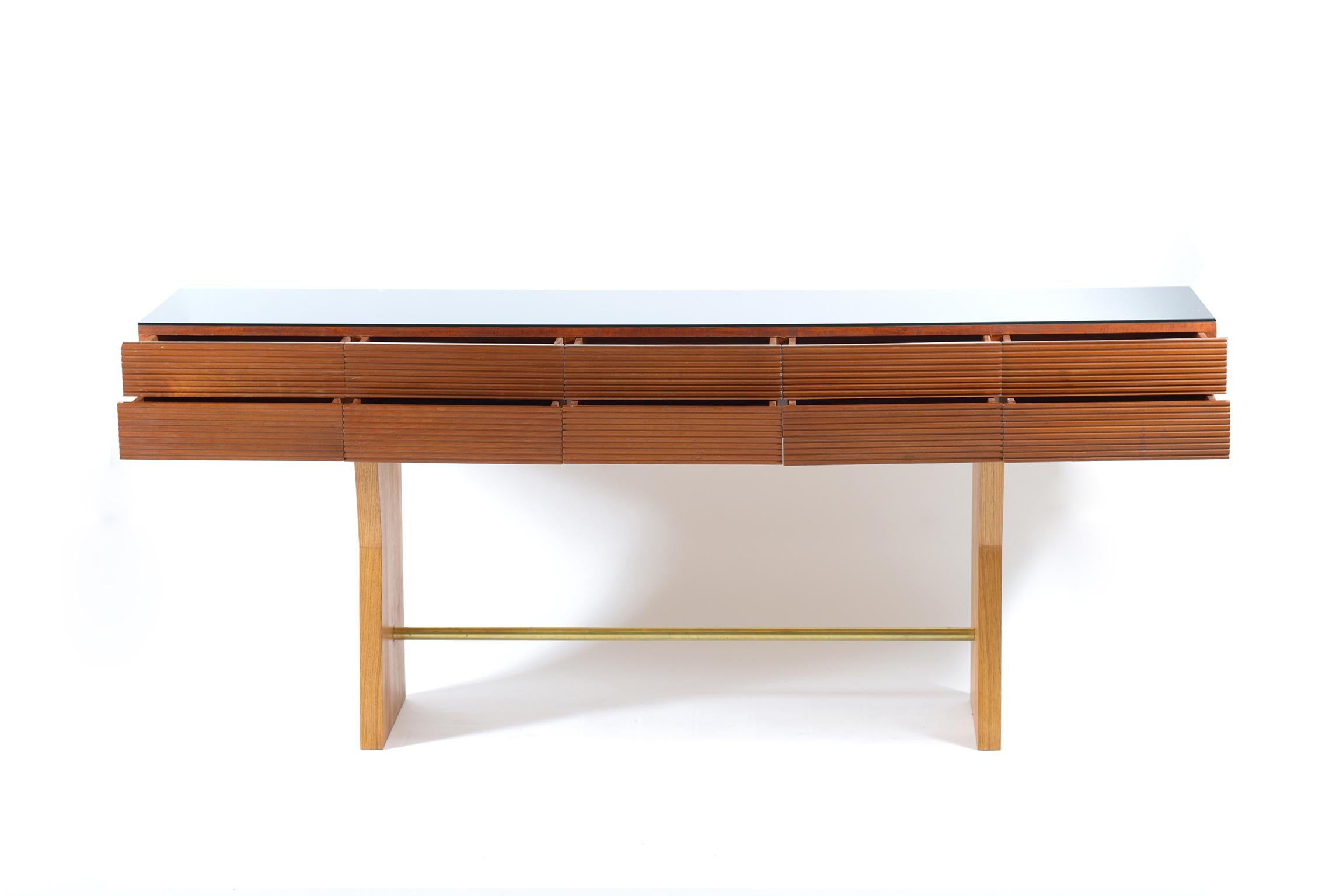 Midcentury Italian Ten Drawers Console with Brass Bar and Black Glass Top, 1950 (Italienisch)