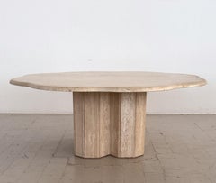Table basse en travertin fabriquée à la main, en forme de nuage, Italie, design des années 1970