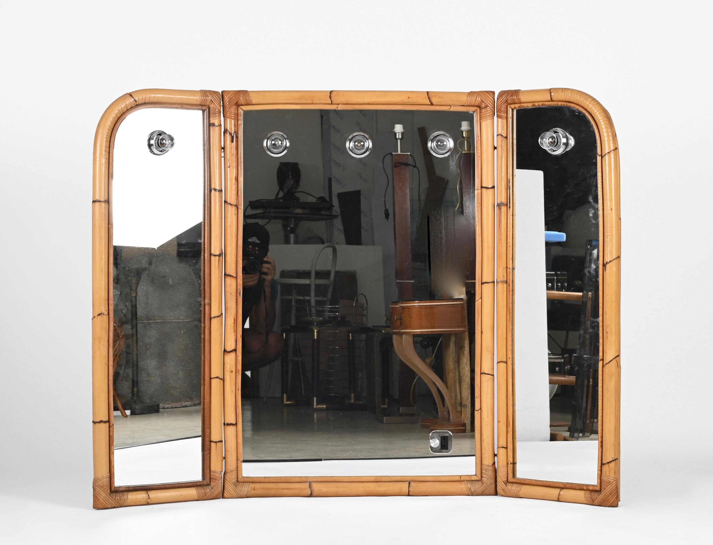 Miroir pliant italien du milieu du siècle dernier avec éclairage à gradation, 1970 en vente 2