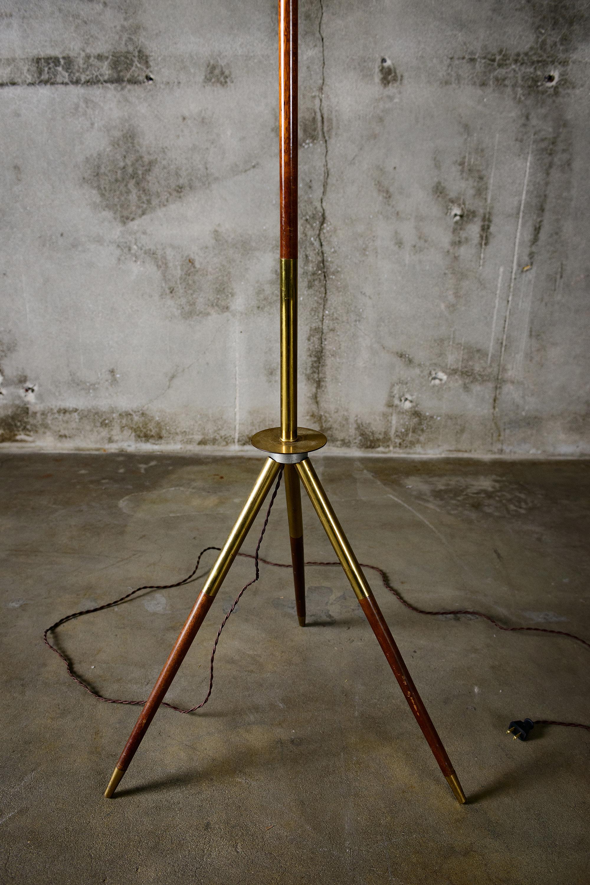 Midcentury Italian Tripod Floor Lamp In Good Condition In Los Angeles, CA