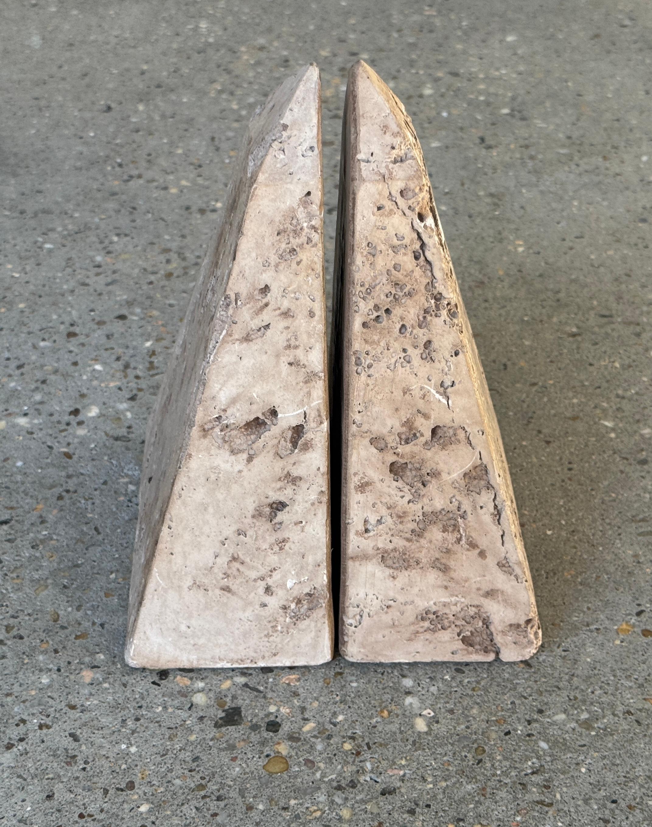 Italienische Travertin-Buchstützen aus der Jahrhundertmitte im Angebot 10