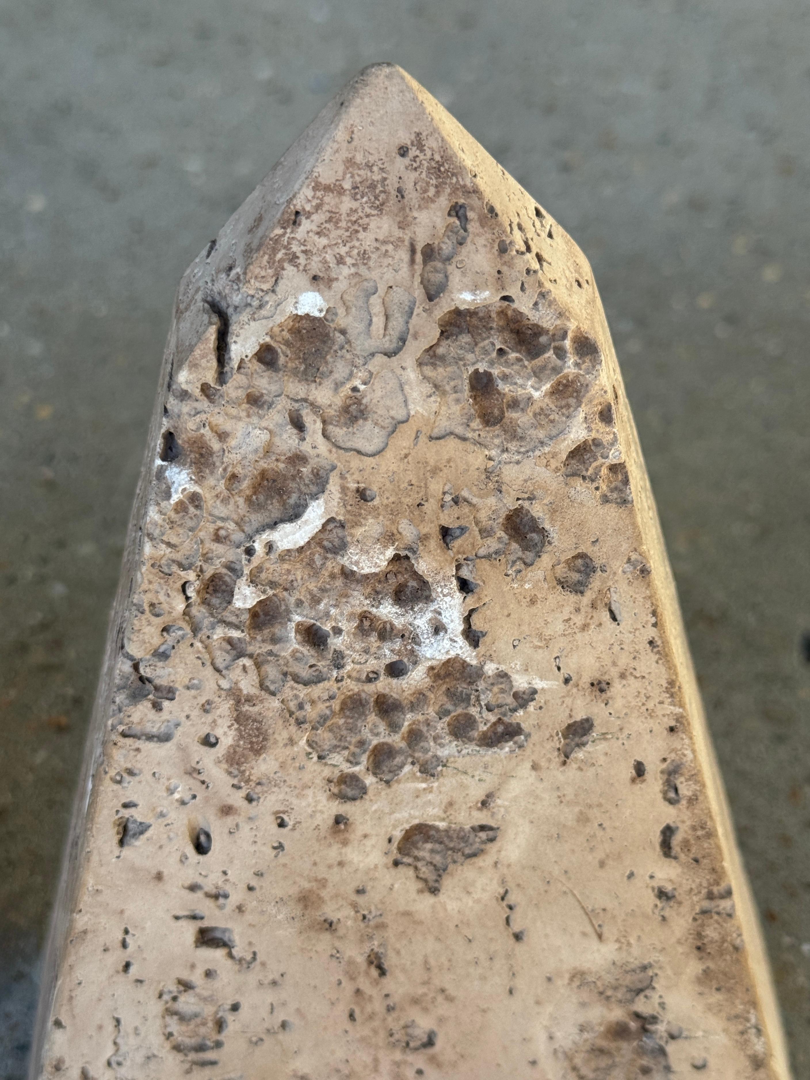 Italienische Travertin-Buchstützen aus der Jahrhundertmitte (20. Jahrhundert) im Angebot