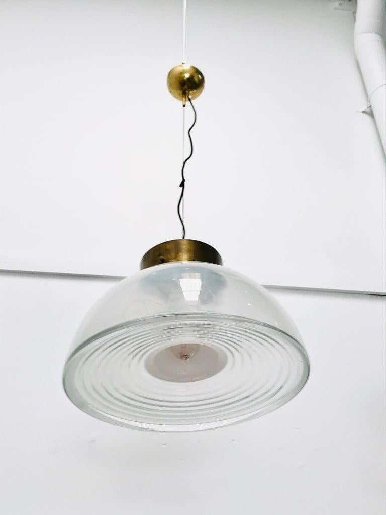 Midcentury Italian Vetri Murano Glass and Brass Pendant, 1970s In Good Condition For Sale In Byron Bay, NSW