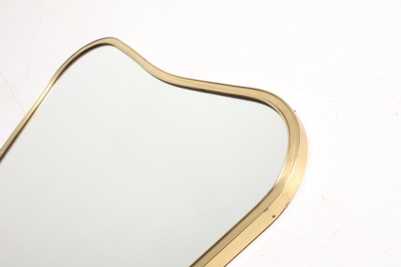 Midcentury Italian Wall Mirror in Brass, 1950s For Sale 4