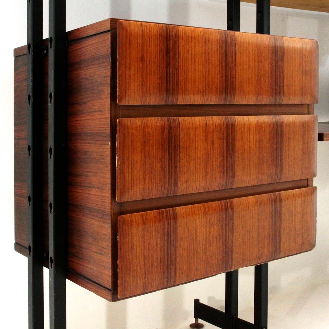 Midcentury Italian Wall Unit Whit Bar Cabinet, 1960s In Good Condition In Savona, IT