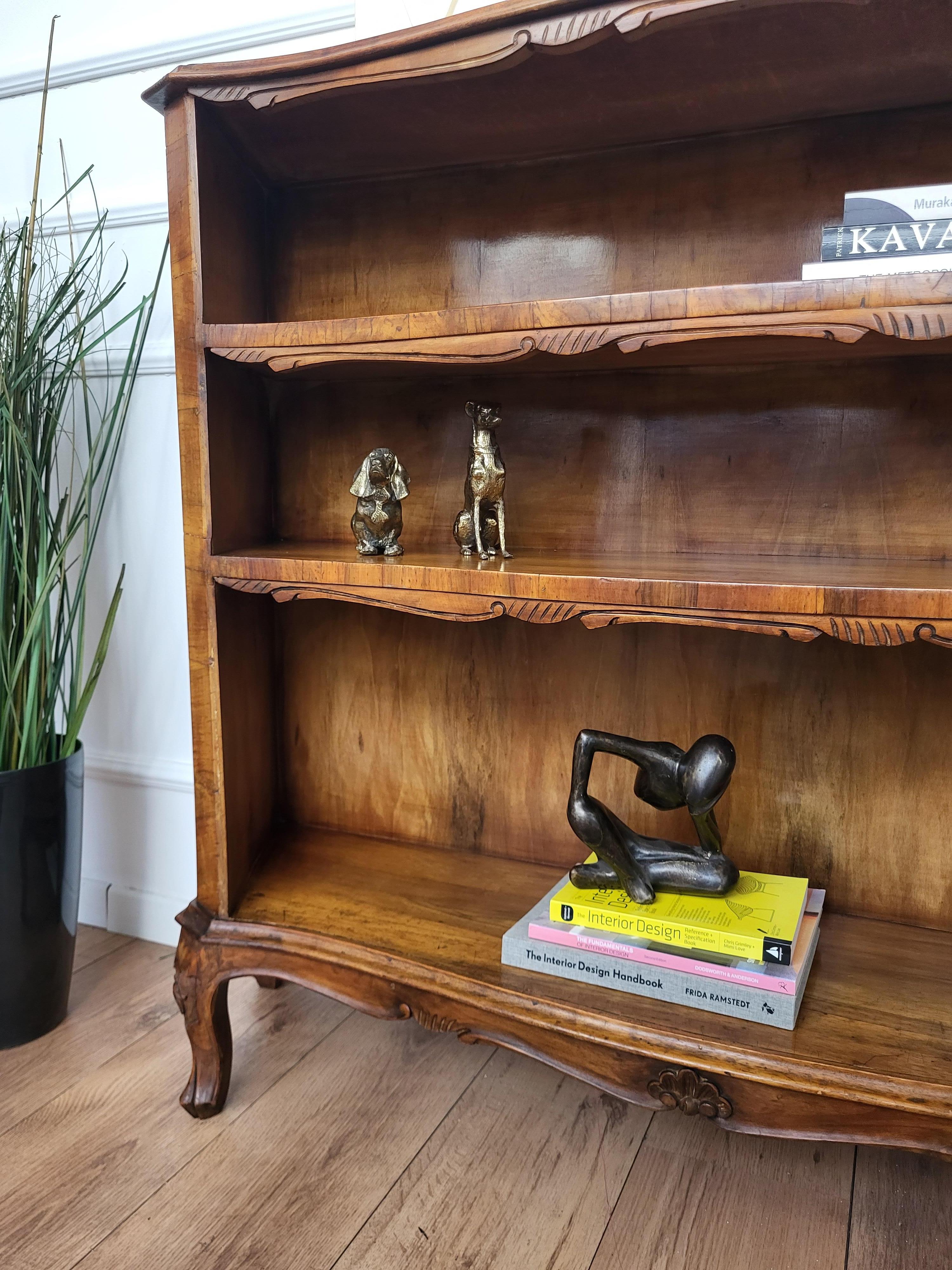Midcentury Italian Walnut Burl Wood Three Shelves Open Bookcase Library In Good Condition For Sale In Carimate, Como