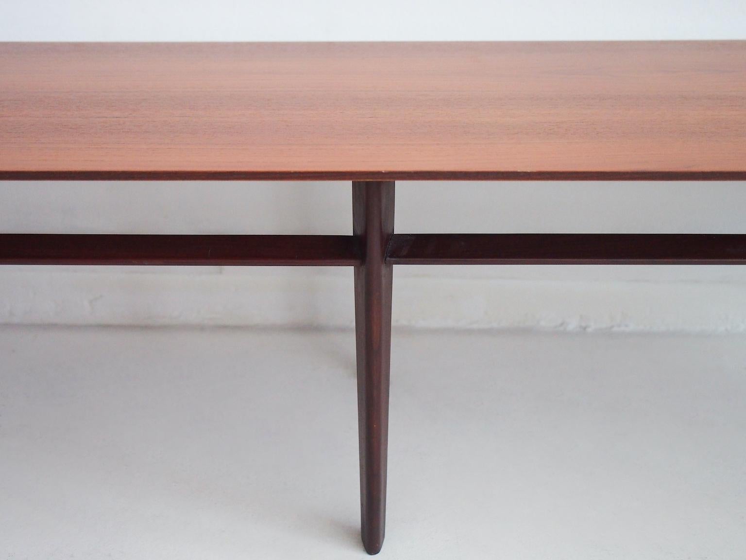 Midcentury Italian Wooden Console or Long Coffee Table In Good Condition For Sale In Madrid, ES
